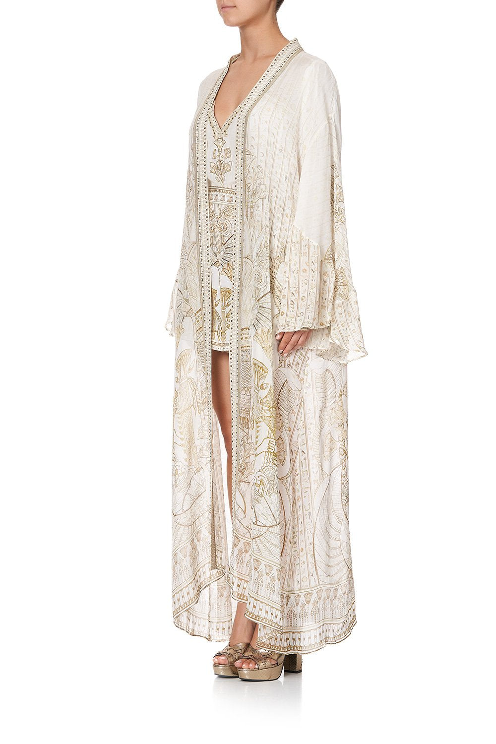 LAYERING ROBE WITH CONTRAST SLEEVE THE QUEENS CHAMBER