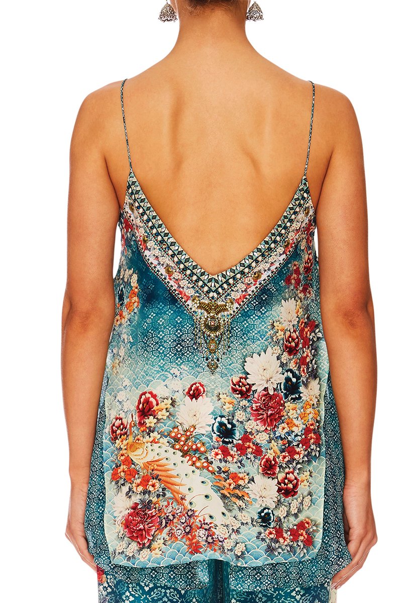 HER HEIRLOOM MULTILAYER V NECK TOP