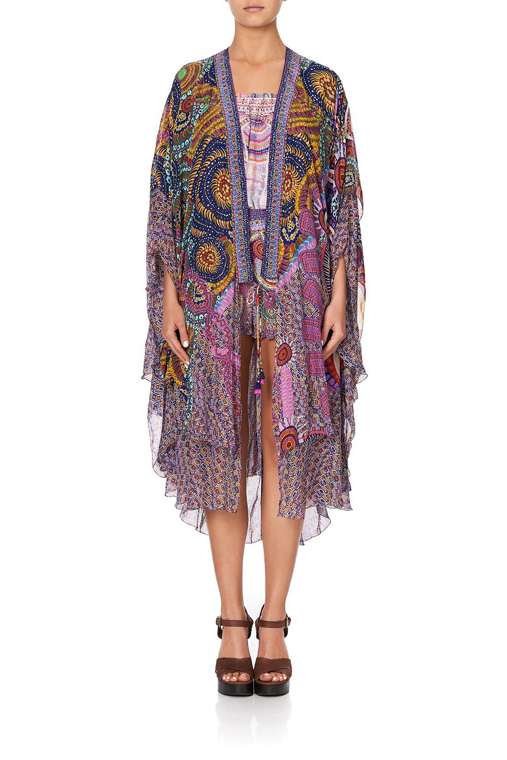 SCALLOPED EDGE LAYER WARLU DREAMING