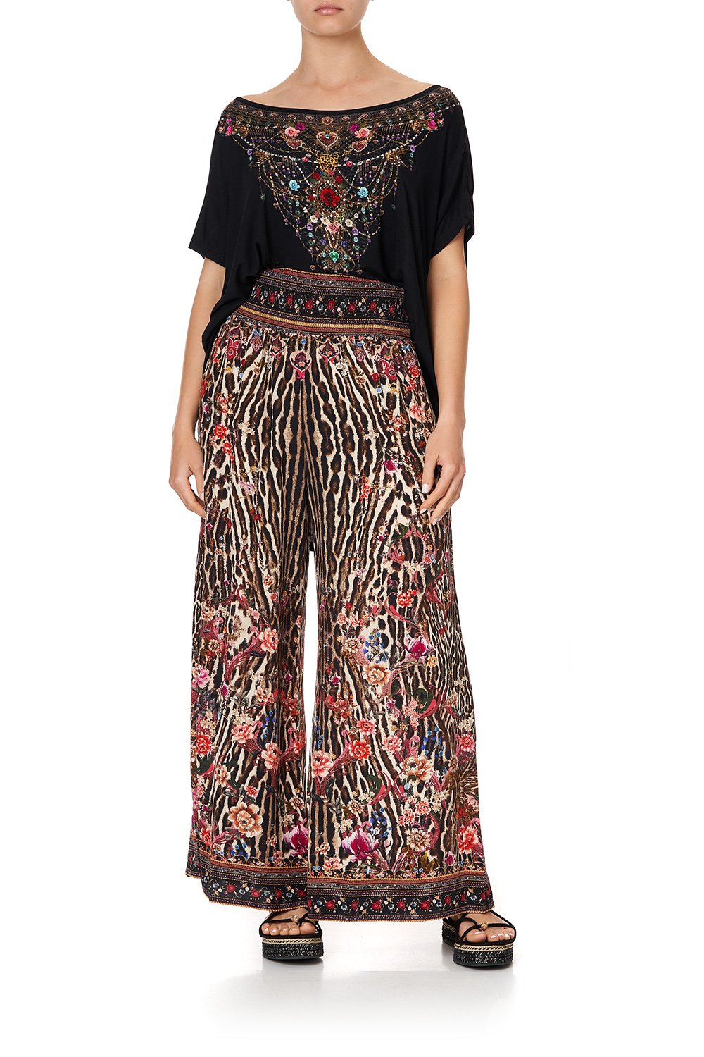 LOOSE FIT TEE A GIRL LIKE YOU