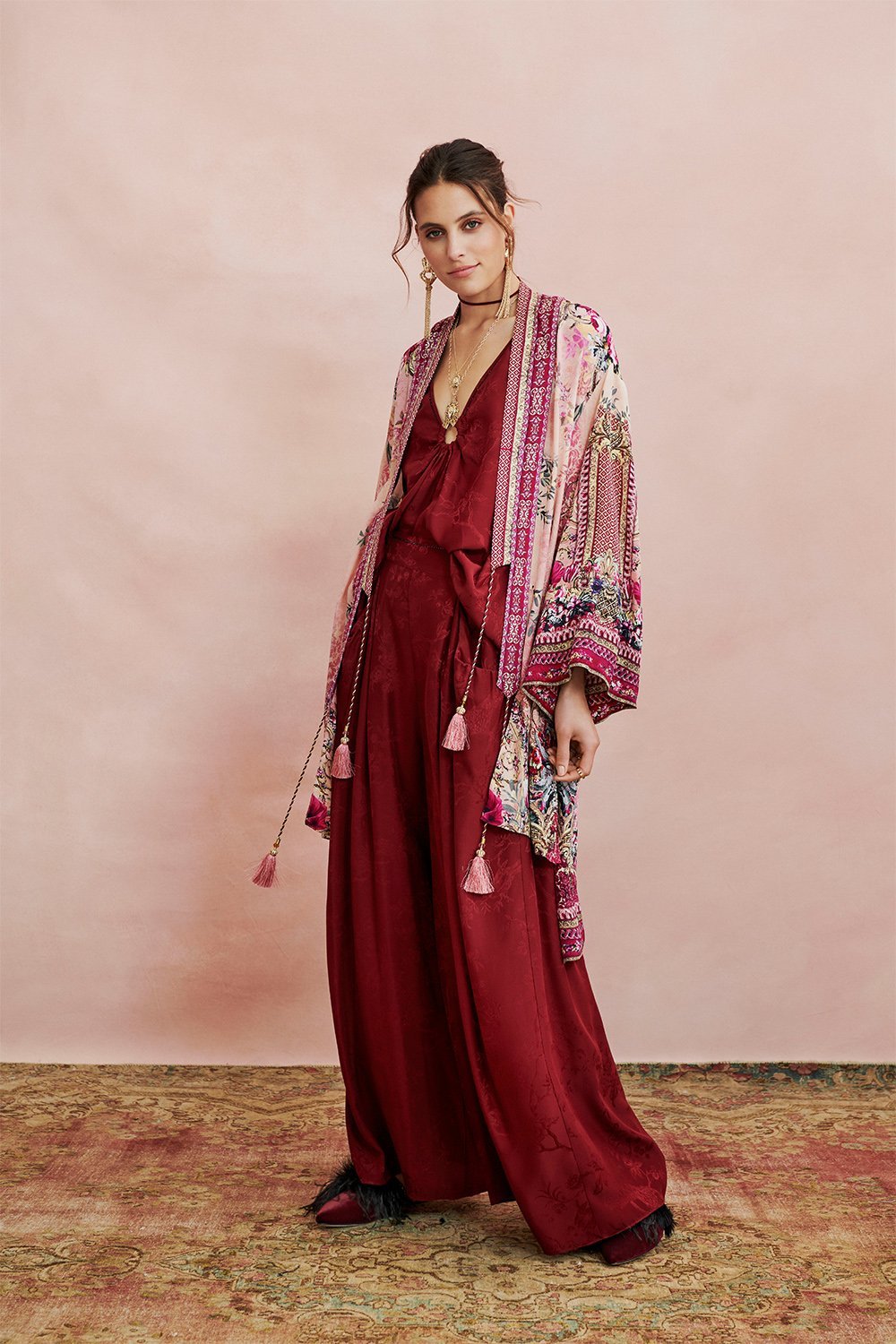 LAYERING WITH NECK BANDS LA BELLE