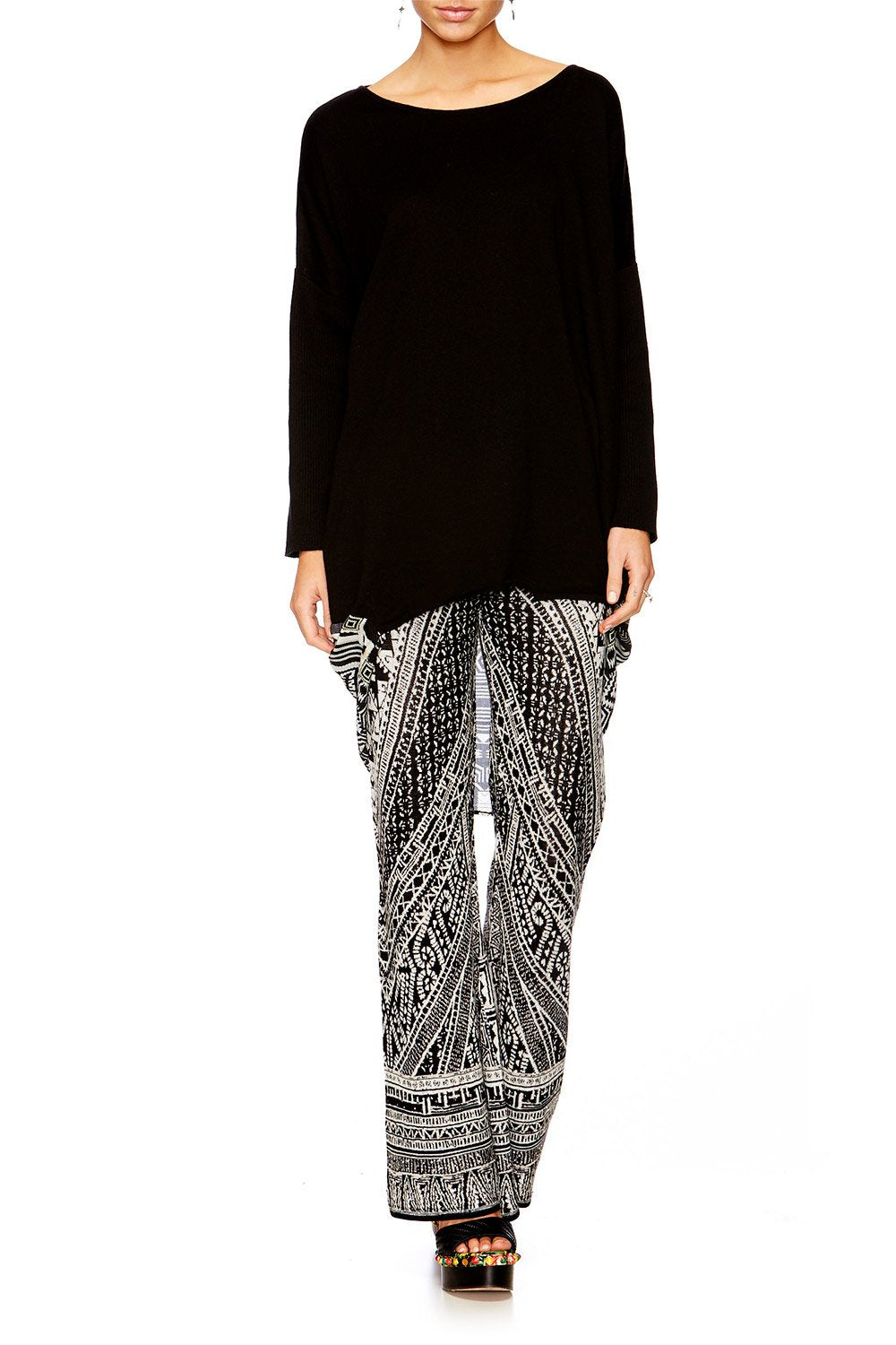 HANGING AROUND FLARED KNIT PANT