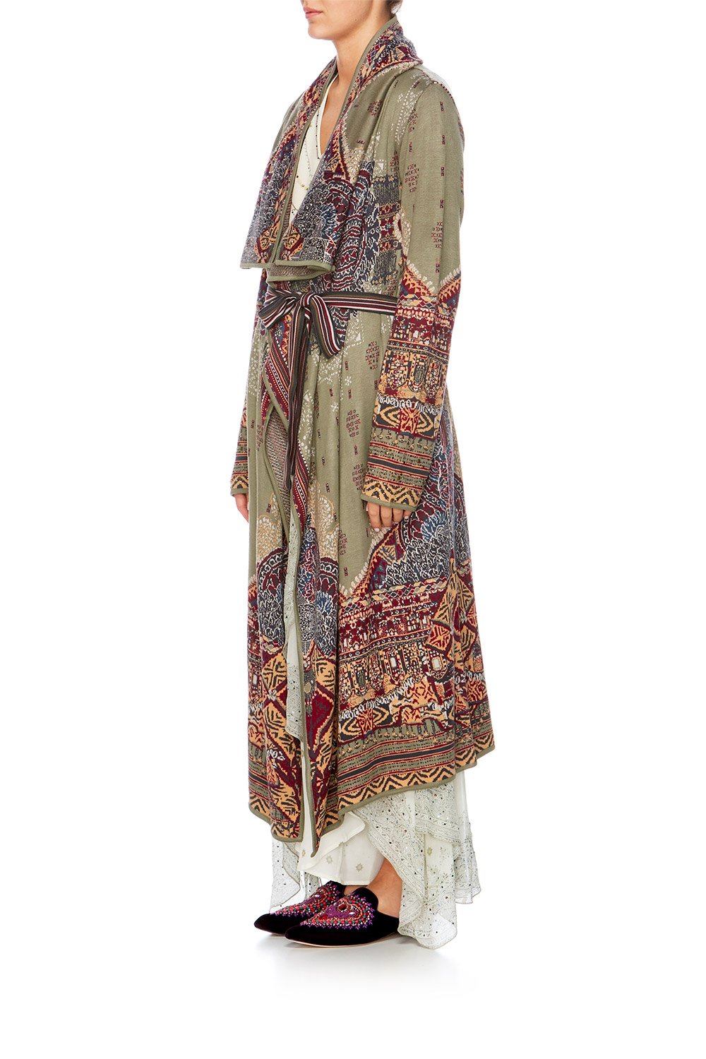 THE CARAVAN OVERSIZED COLLAR KNIT