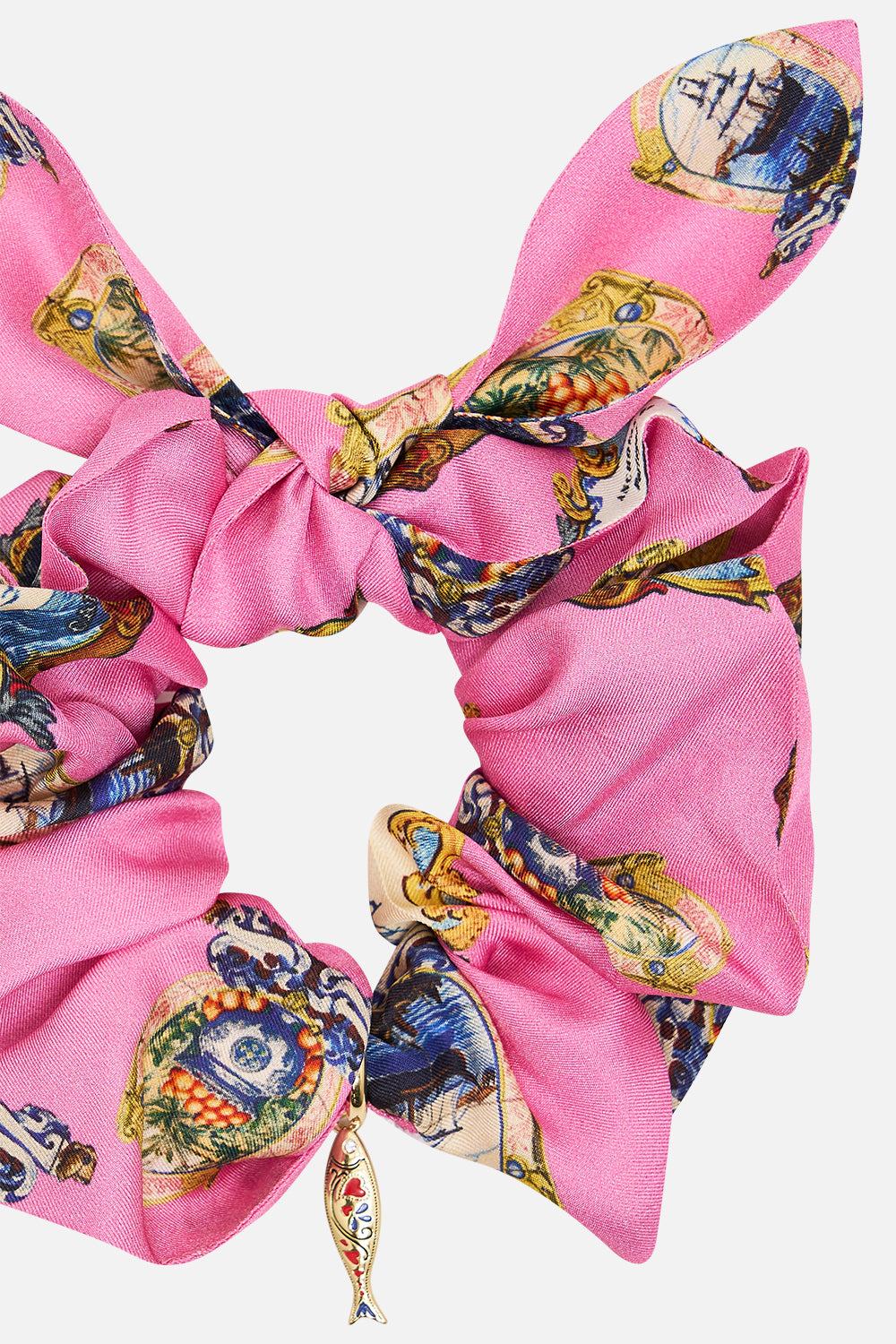 SCRUNCHIE WITH TRINKET SALTY SPLENDOUR