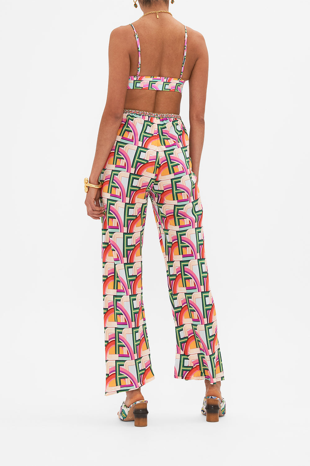 The CAMILLA CIAO CIAO SUNGLASSES LOOK UP TESORO in our  print.