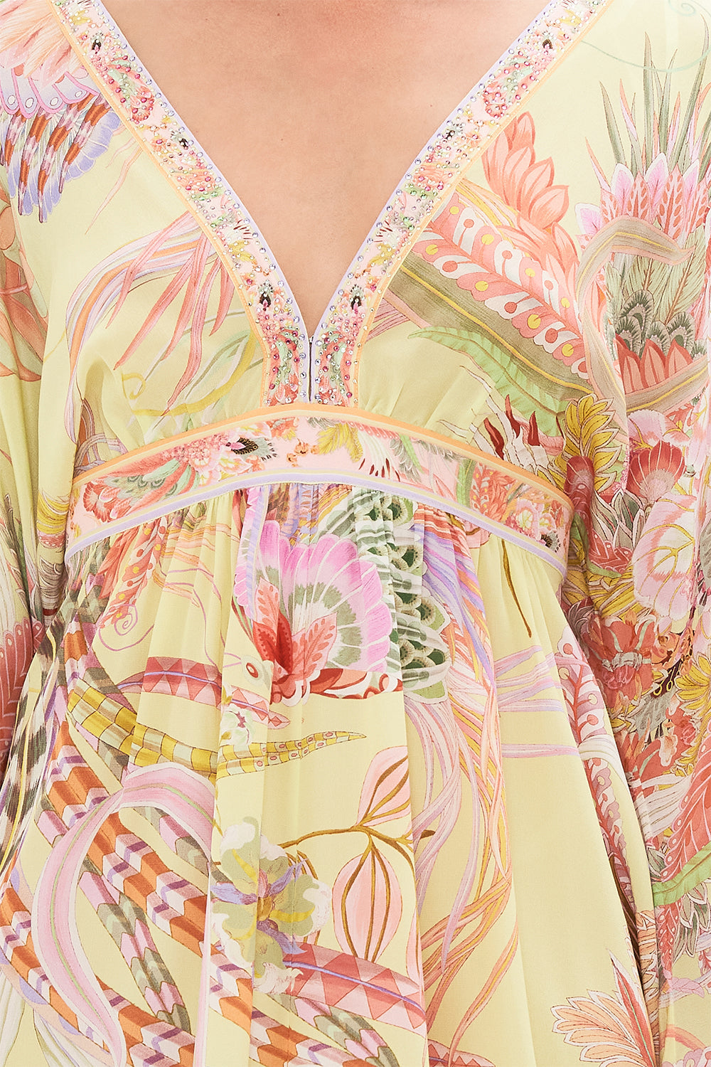 The CAMILLA LAYER WITH LACE CONTRAST SLEEVES HEART LIKE A WILDFLOWER in our  print.
