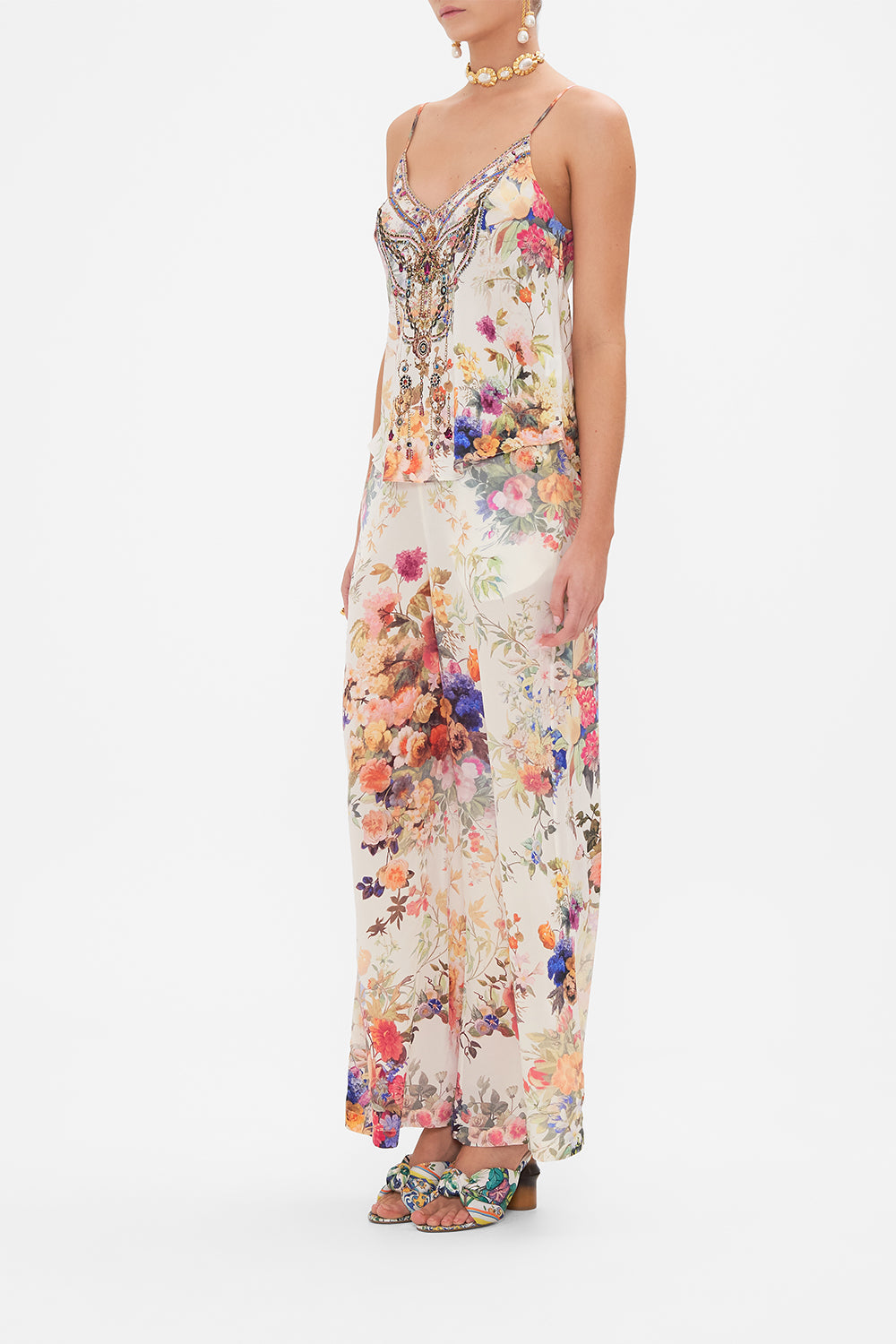 V-NECK BIAS CAMI FRIENDS WITH FRESCOS