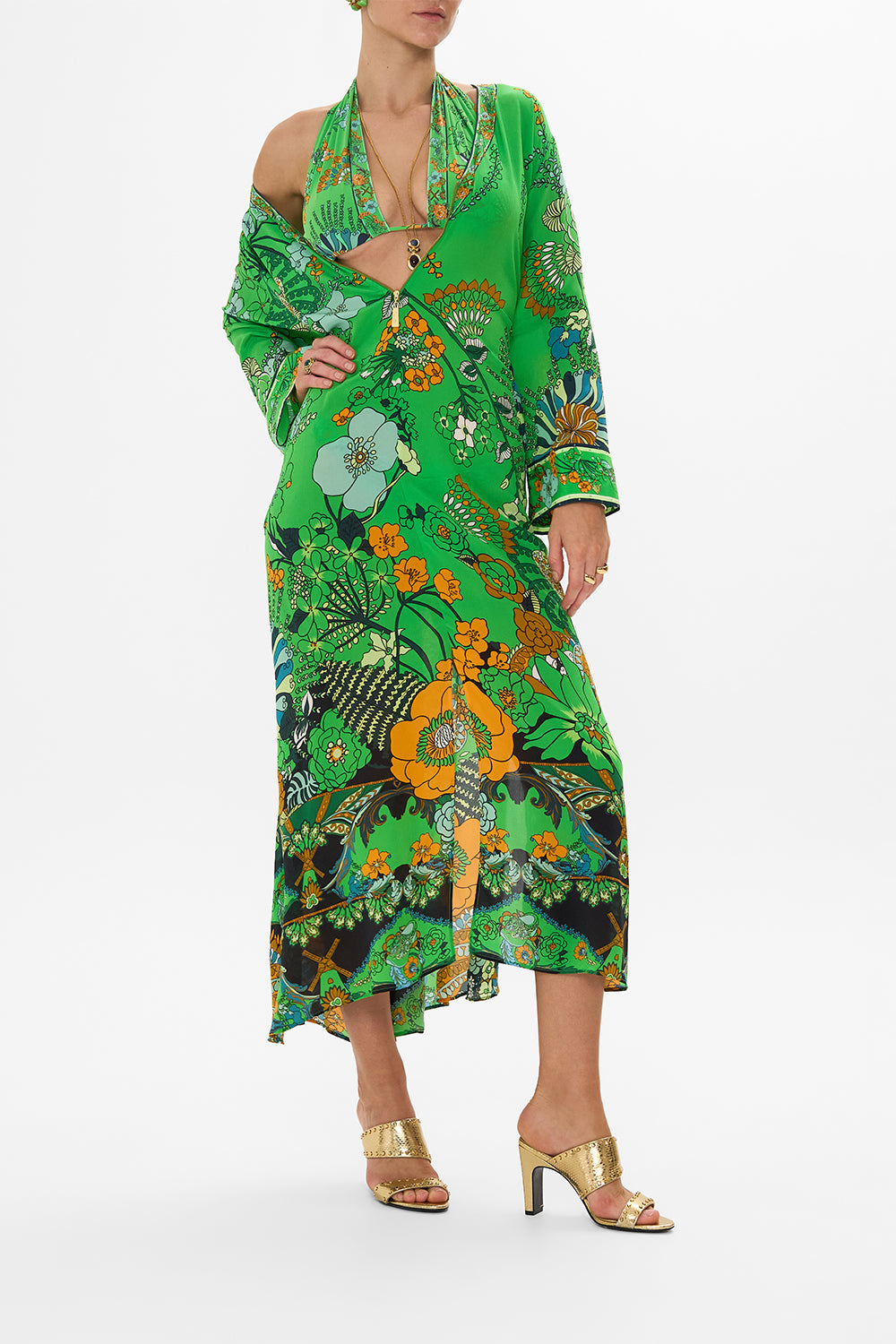 The CAMILLA LONG SLEEVE CAMP COLLARED SHIRT THE WANDERING ONES in our  print.