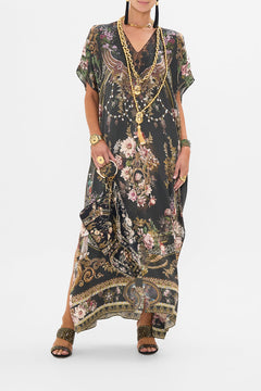 CAMILLA slim fit kaftan with lace and embroidery in Dynasty Daze print. 