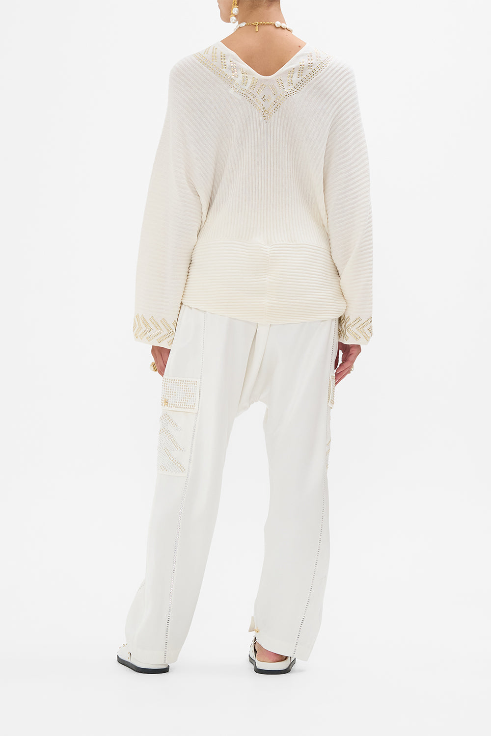 CAMILLA Relaxed V-Neck Knit Top in Valley of the Queens print