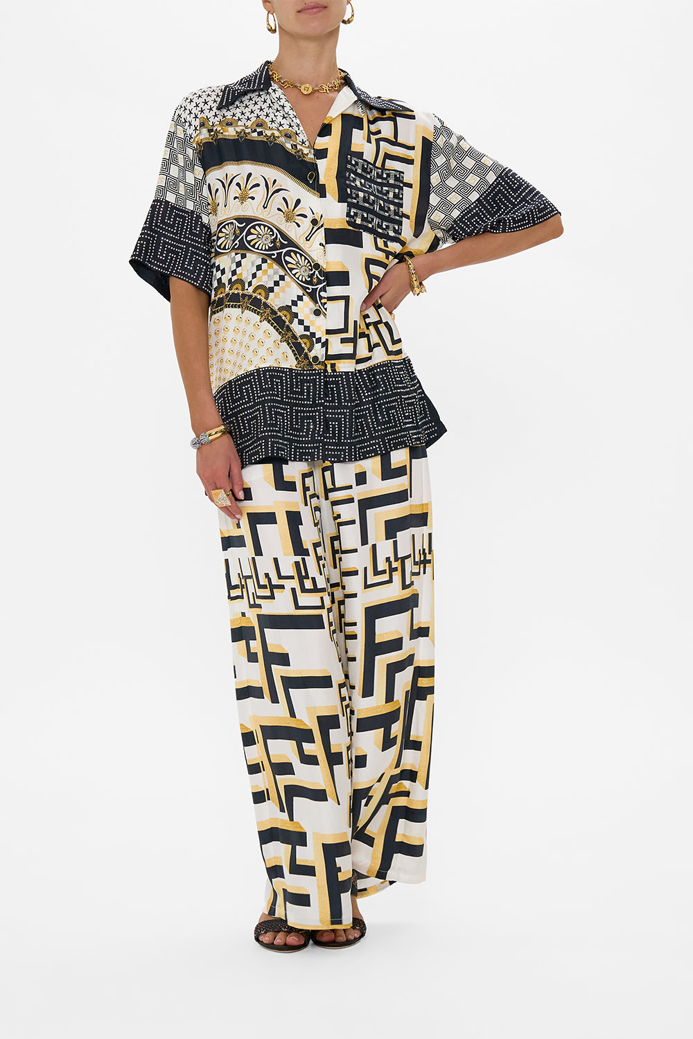 The CAMILLA OVERSIZED BAND TEE - PINK/ MULTI SALTY SPLENDOUR in our  print.