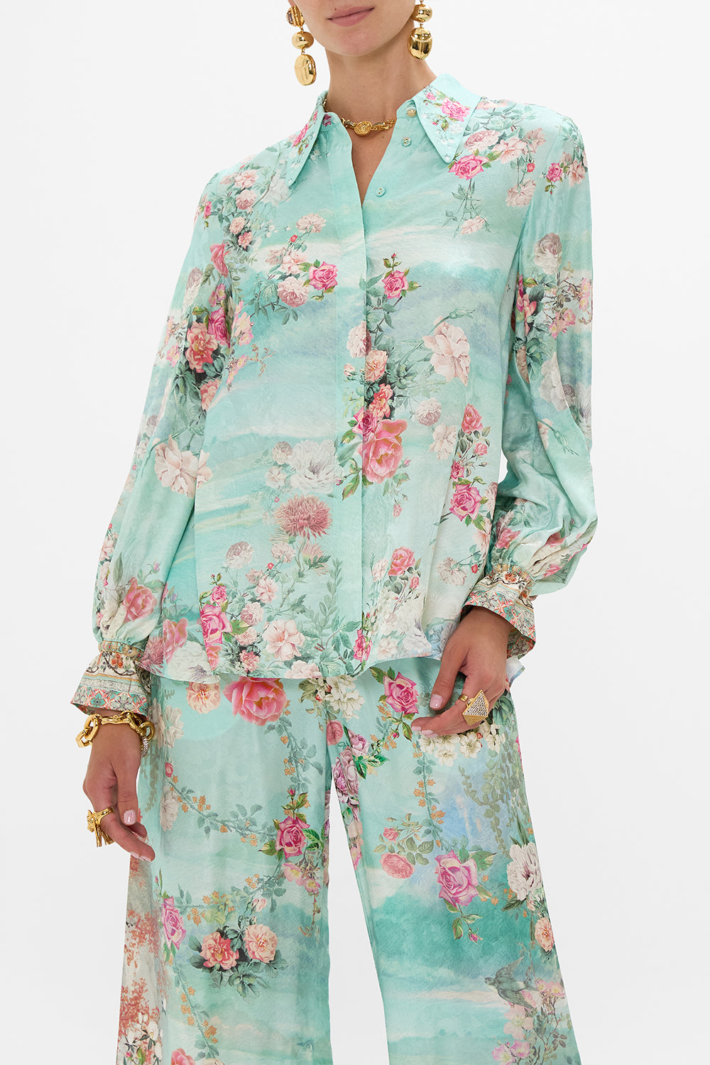 CURVED COLLAR BLOUSE THE JEWELLERY MUSEUM