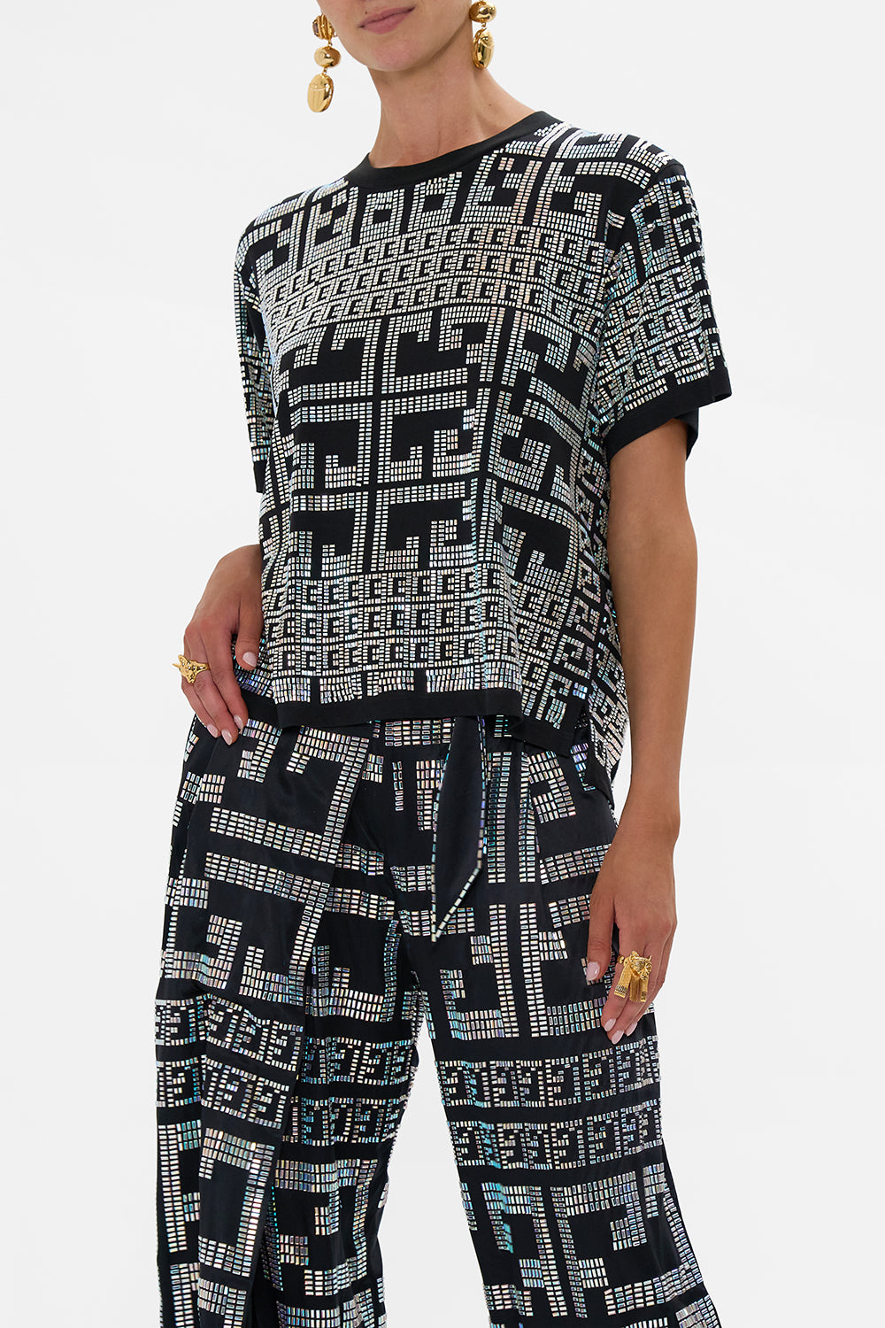 CLASSIC TEE READ MY GLYPHS