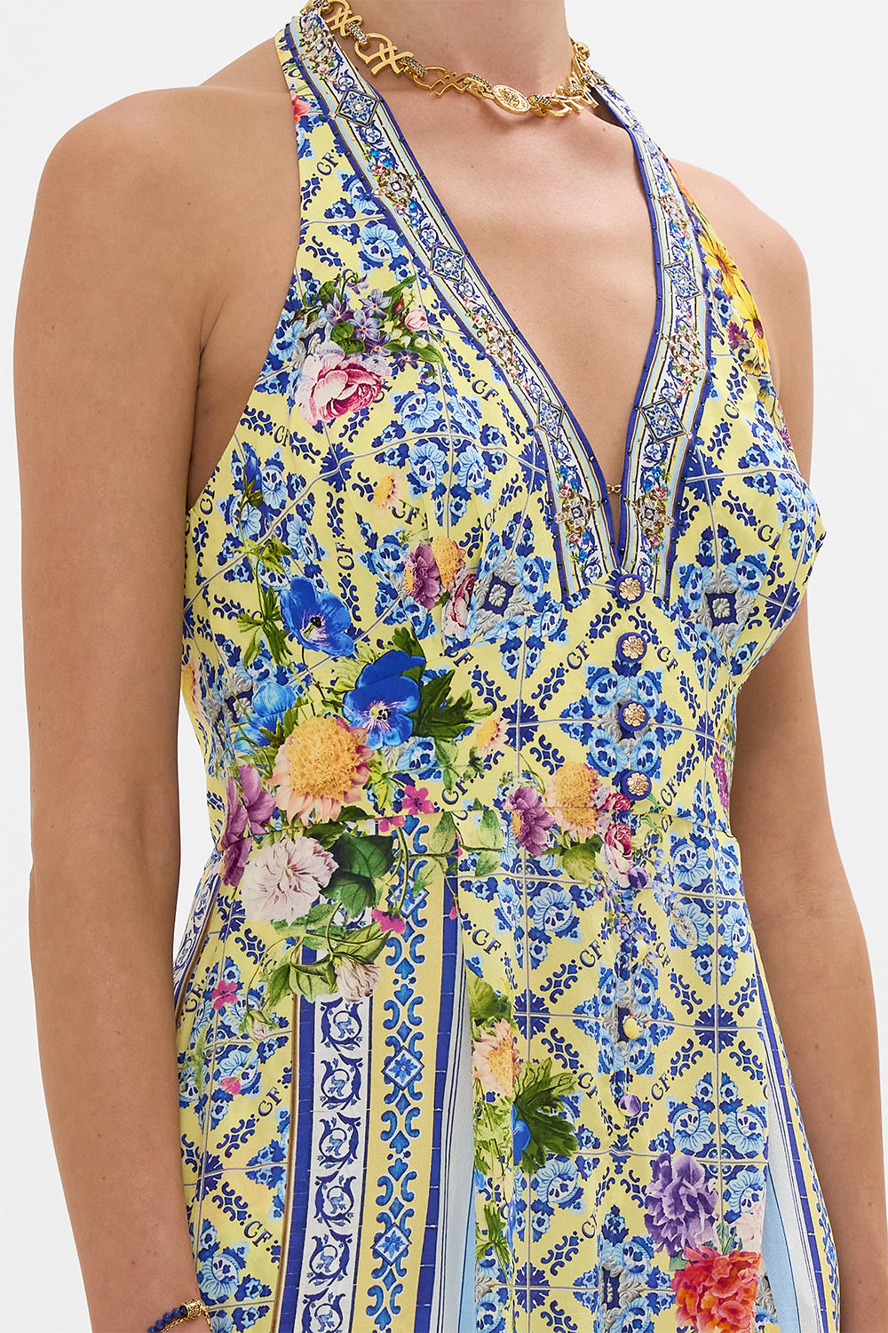 The CAMILLA LONG SCARF THE QUEENS QUARTERS in our THE QUEEN’S QUARTERS print.