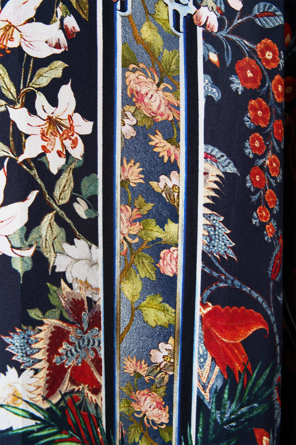 The CAMILLA OVERSIZED BUTTON THROUGH SHORT SLEEVE SHIRT WALL TO WALL WONDERS in our  print.