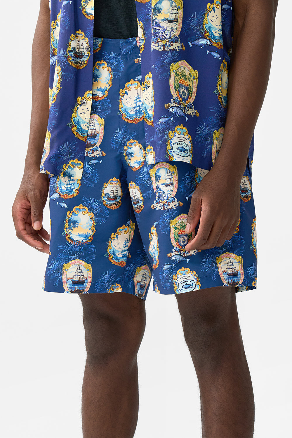The CAMILLA GOLD CLOTHING MAGNETS MONSERRATE MAGIC in our MONSERRATE MAGIC print.