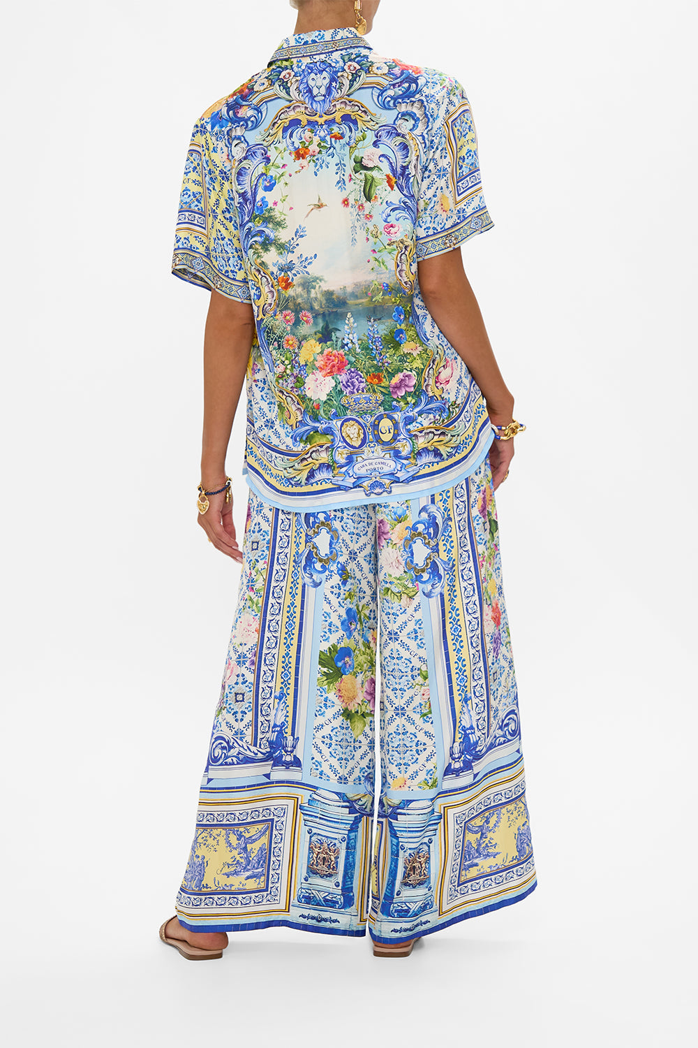 The CAMILLA DRAMATIC SLEEVE COCOON LAYER THRONE GAMES in our  print.