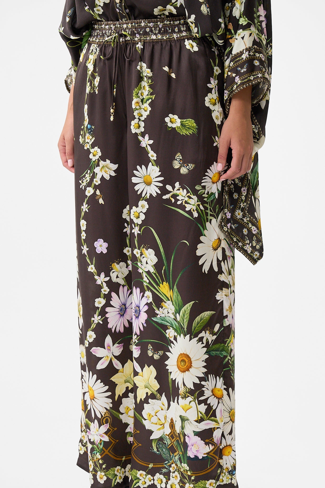 The CAMILLA WIDE LEG TROUSER WITH FRONT POCKETS SPIRIT OF SANTA MARIA in our  print.