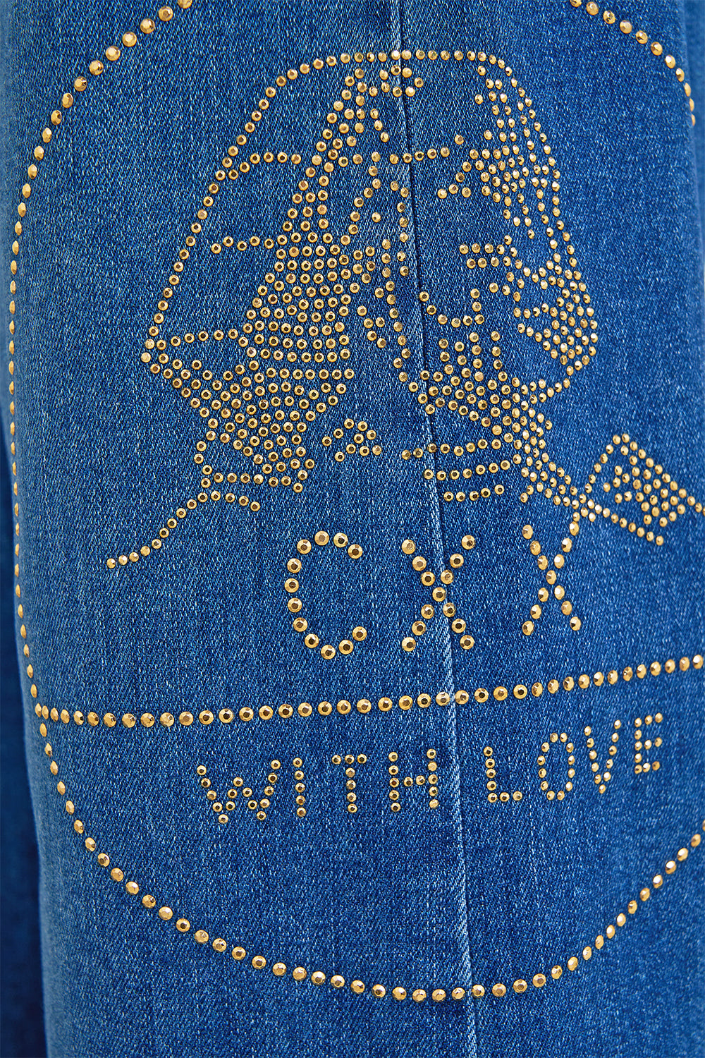 The CAMILLA EMBROIDERED HOODIE WITH SIDE POCKETS CARTOUCHE KINGDOM in our  print.