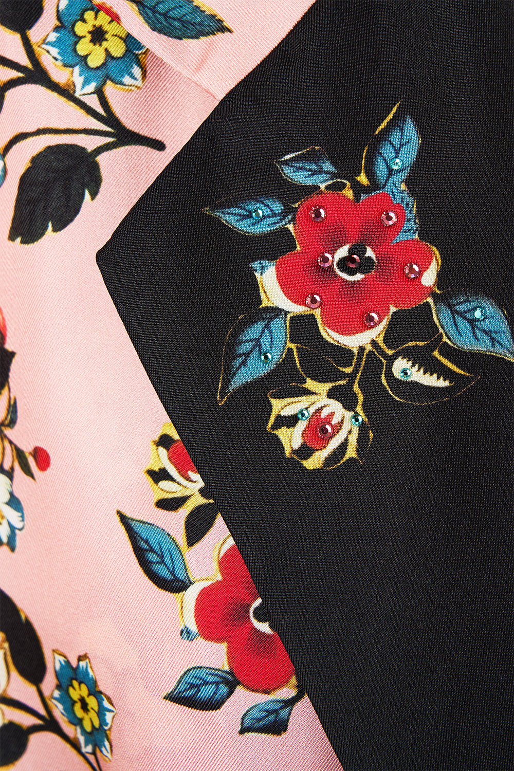 The CAMILLA WIDE STRAP SHORT SUNDRESS AROMATIC TIGER FLOWER in our  print.