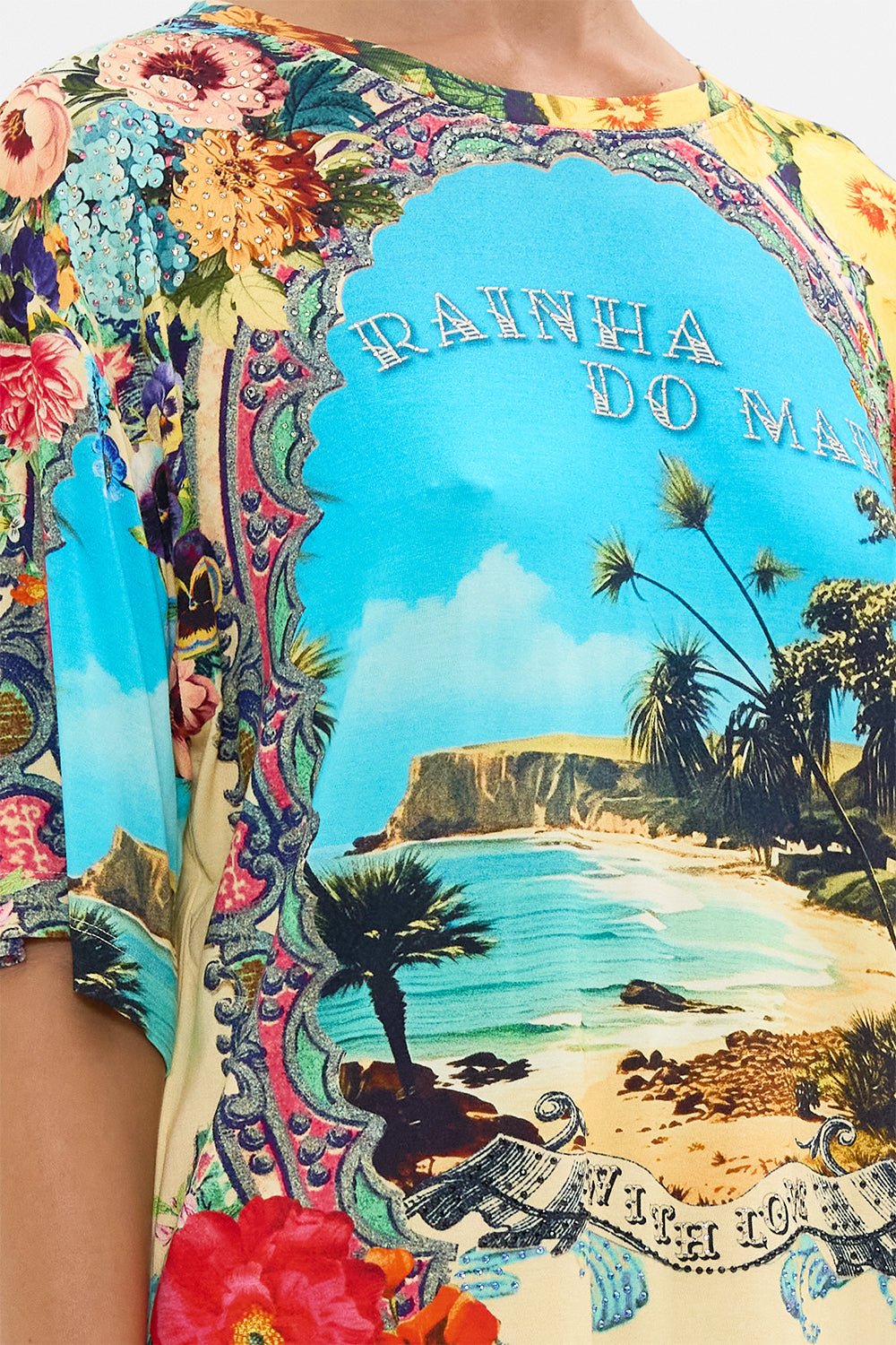 The CAMILLA Relaxed Body And Sleeve Tee in our Bathing Bombshell print.