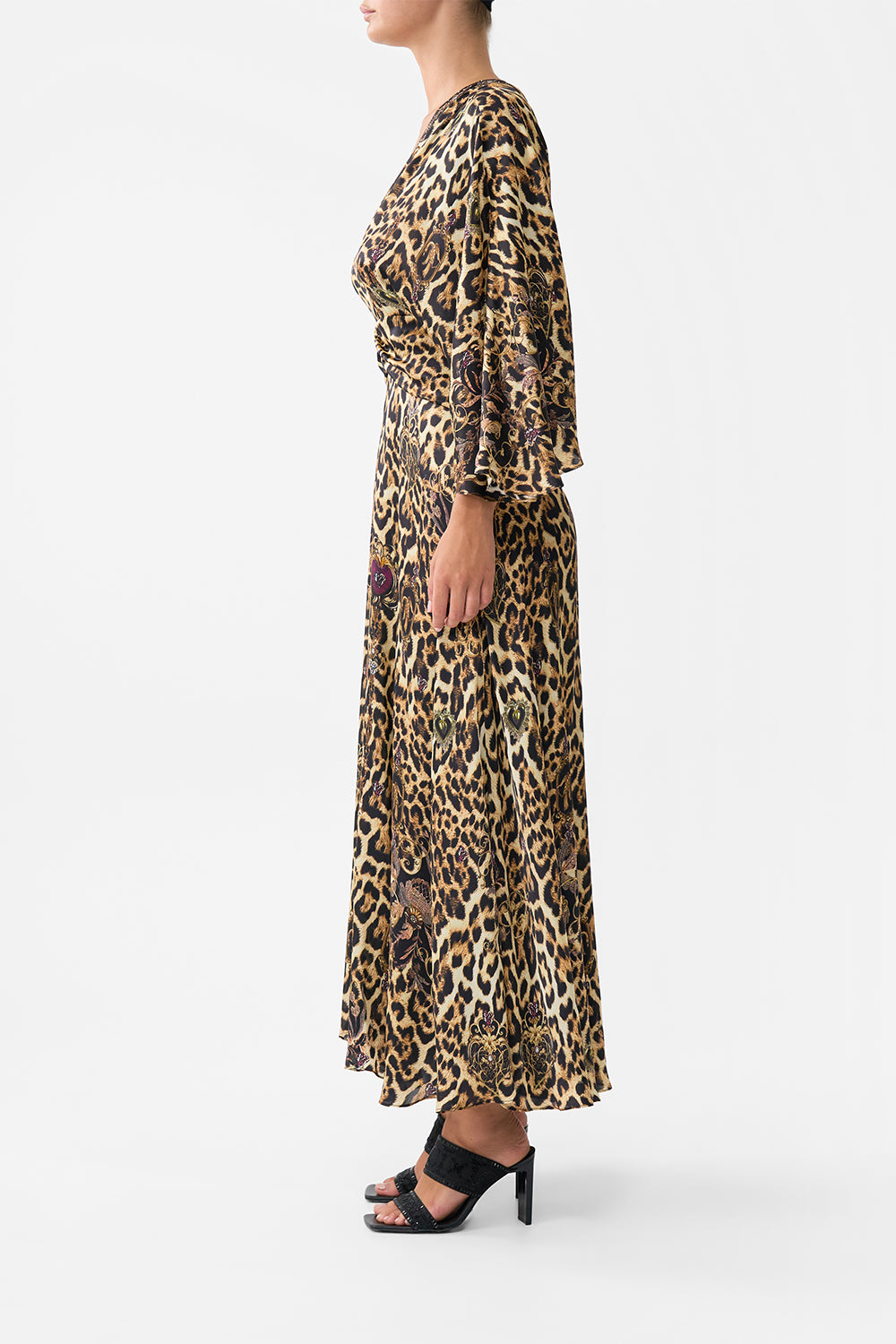 The CAMILLA DROP SHOULDER STRAP KAFTAN TILES DARLS in our TILES DARLS print.