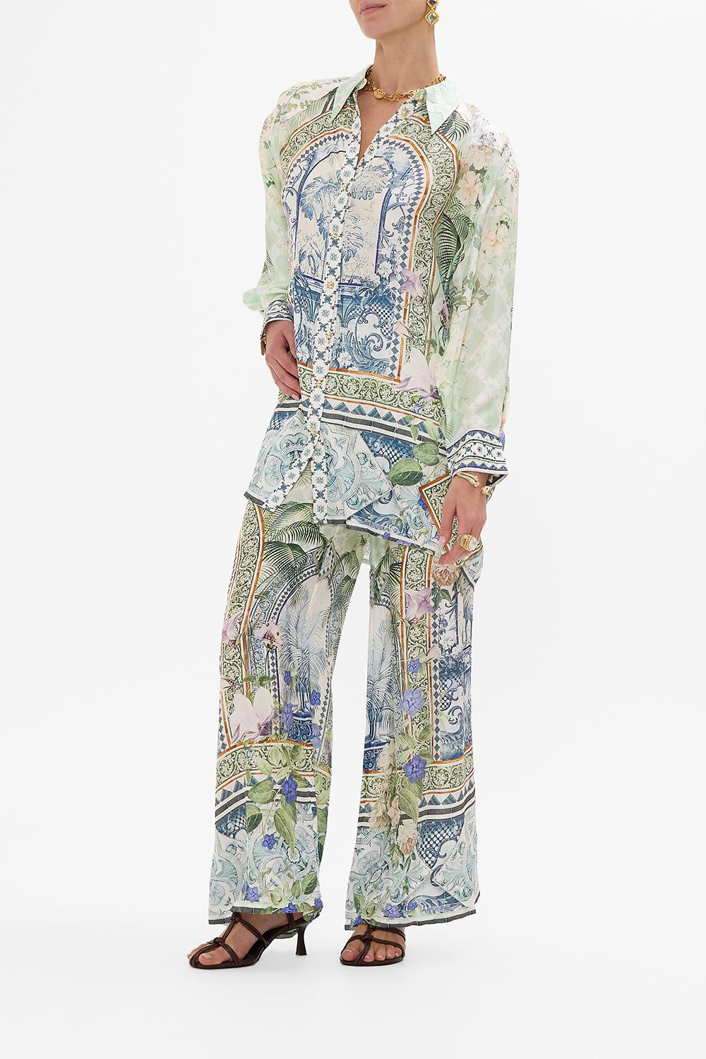 The CAMILLA LONG ROBE WITH NARROW COLLAR AND FEATHERS BASKED IN BAROQUE in our  print.