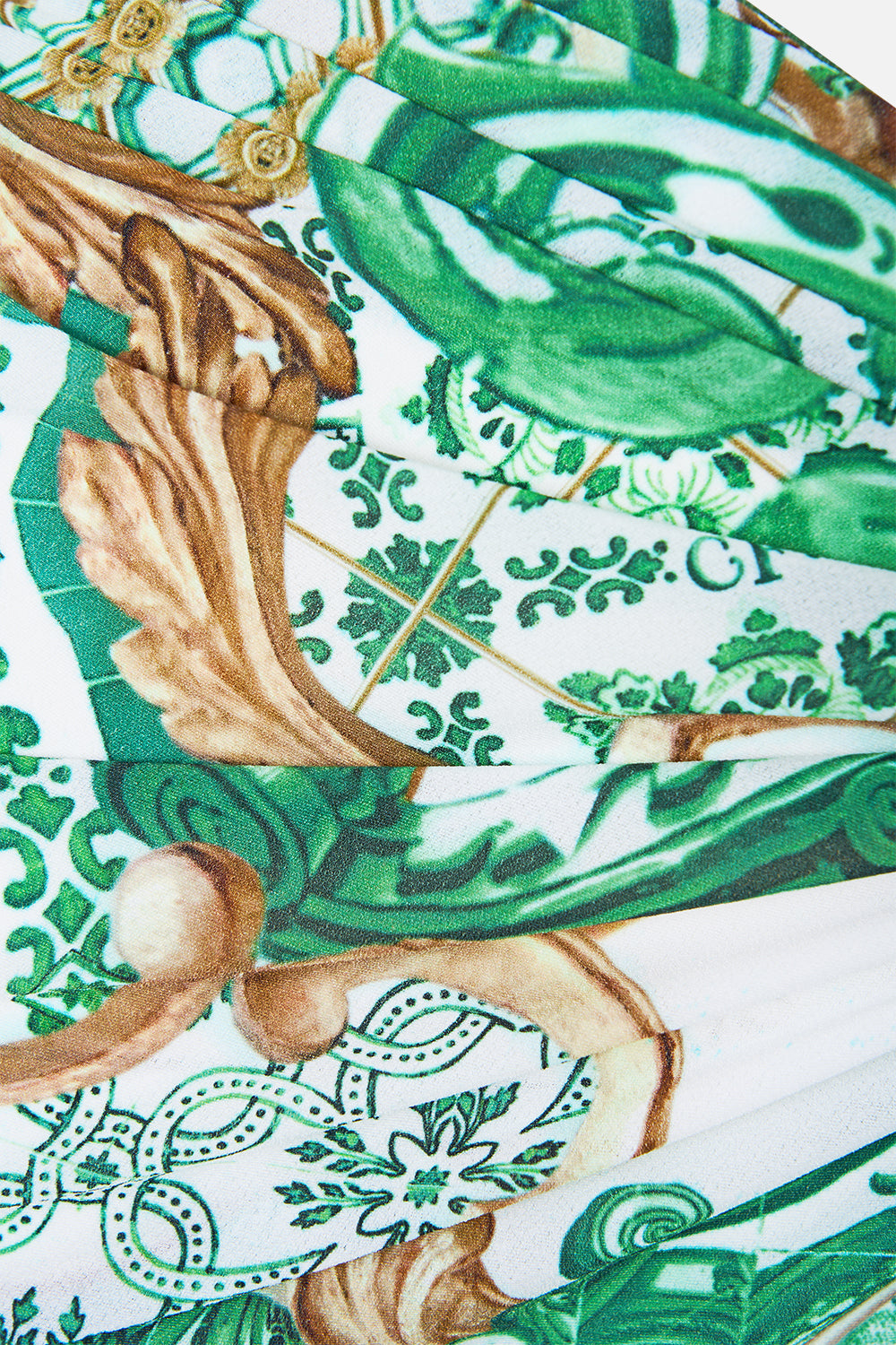 LONG SARONG CORRIDOR OF CALM