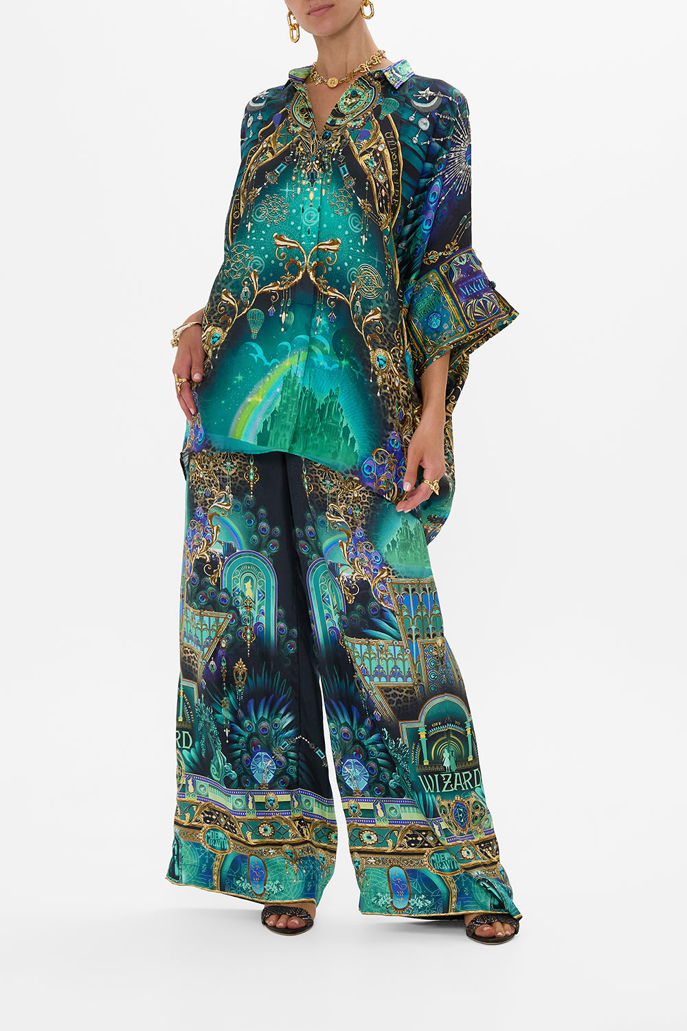 BATWING SHIRT DEFY GRAVITY