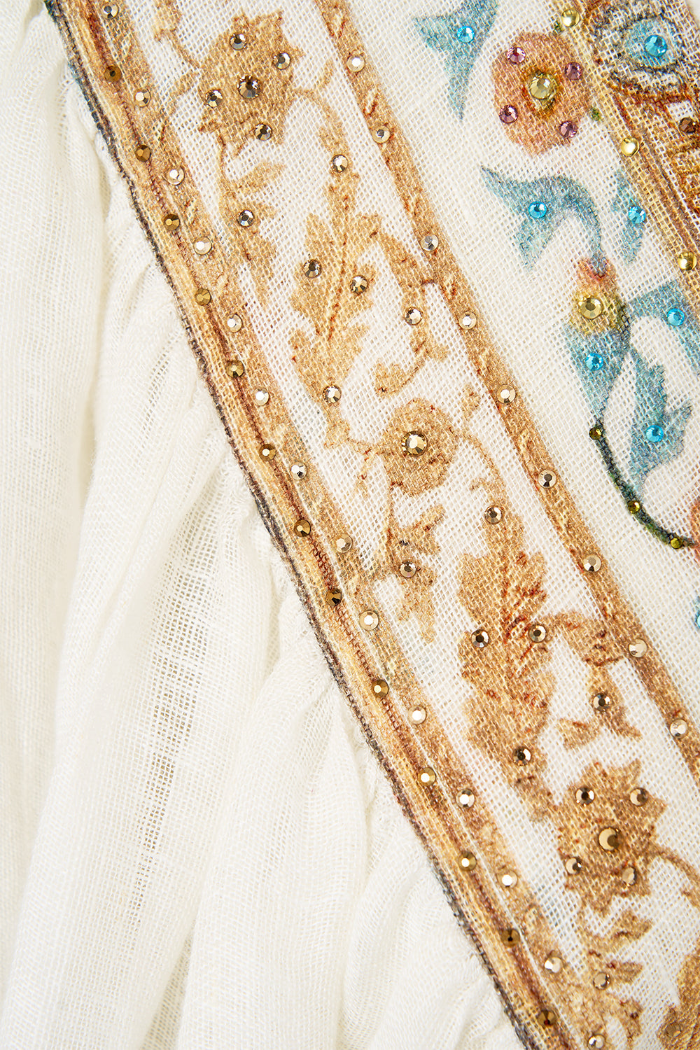 The CAMILLA ROUND NECK KAFTAN NOTES FROM THE ROAD in our  print.