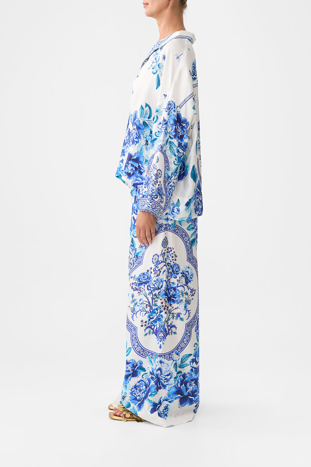 The CAMILLA HIGH COLLAR KAFTAN WITH TIE TOPKAPI POP in our  print.