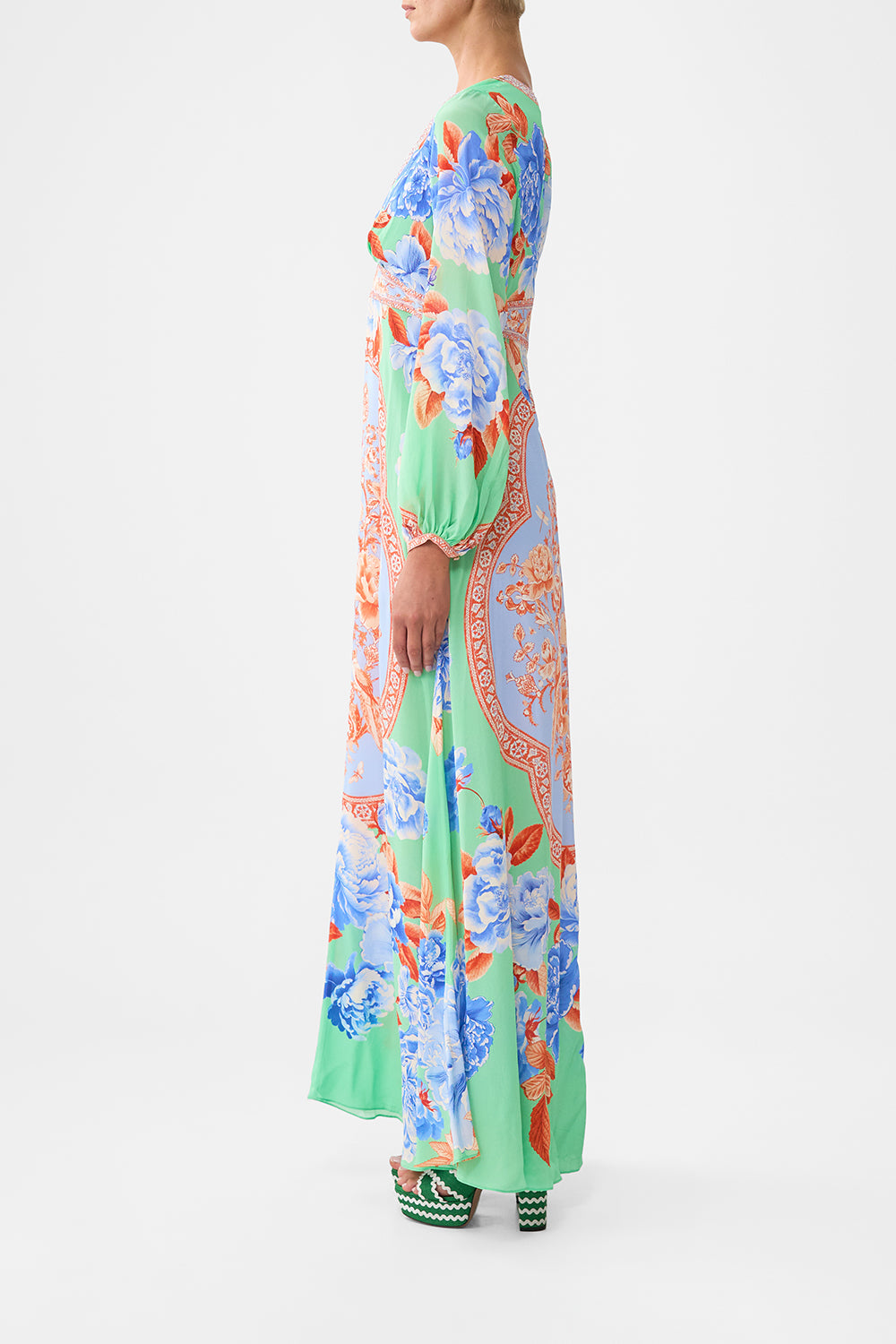 The CAMILLA PLEATED MIDI SKIRT FELINE FOLKLORE in our  print.
