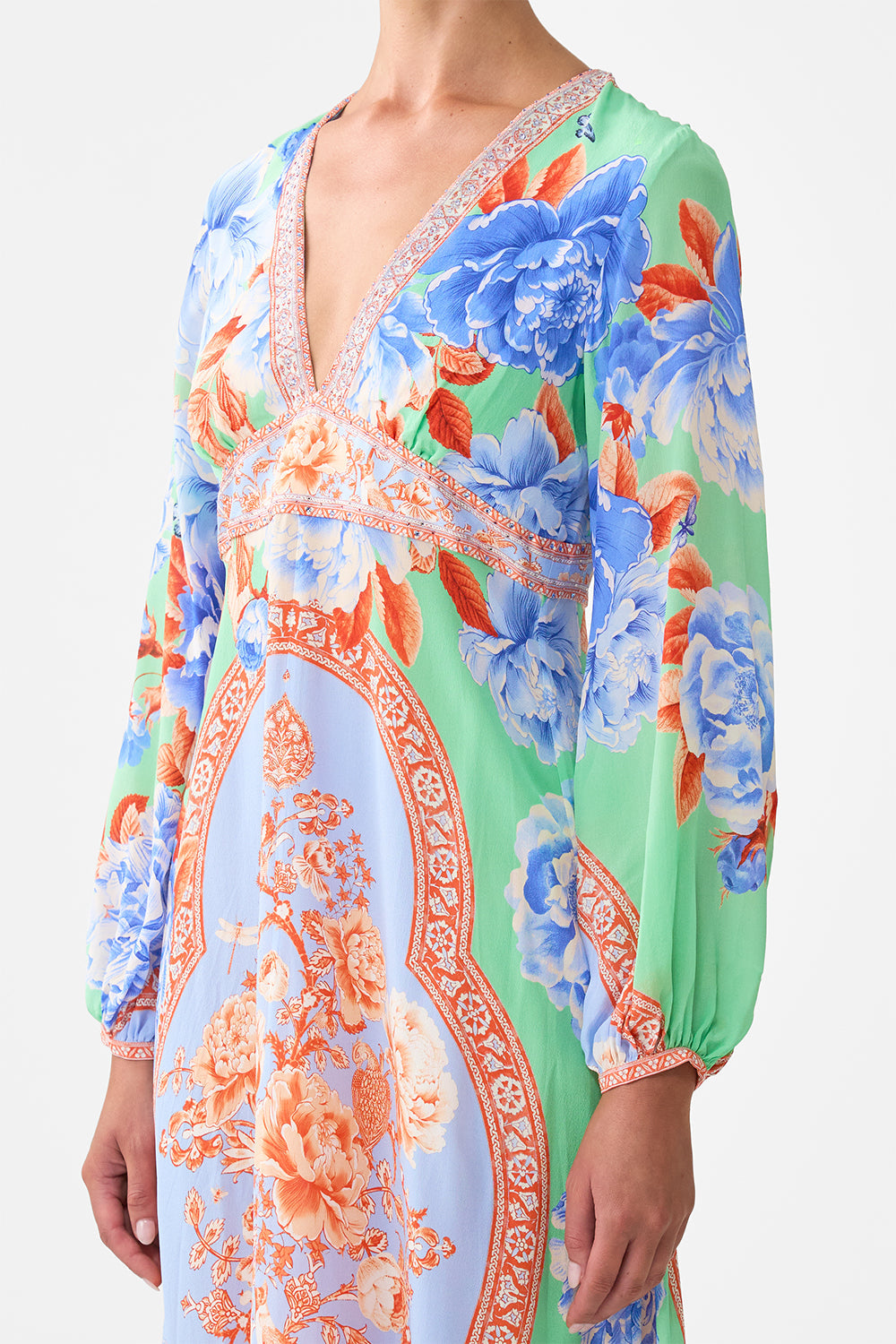 The CAMILLA PLEATED MIDI SKIRT FELINE FOLKLORE in our  print.
