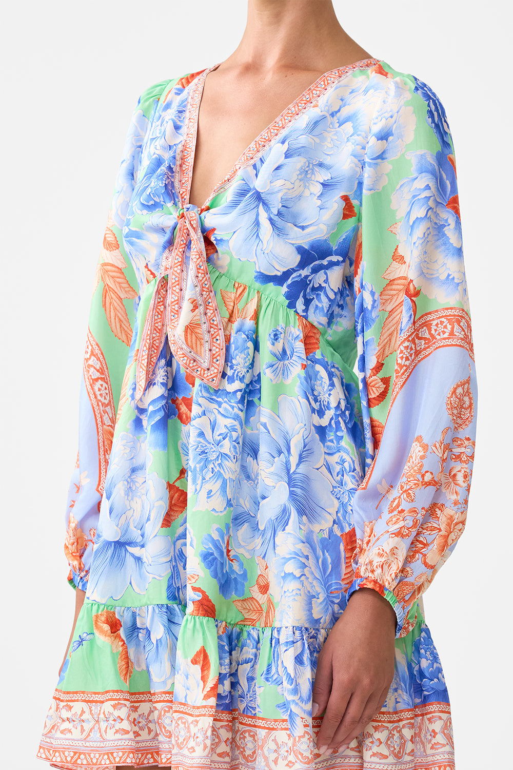The CAMILLA DETACHABLE PUSSY BOW RAGLAN BLOUSE THE IMPERIAL GATE in our  print.