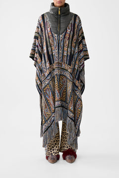 QUILTED COLLAR KNIT PONCHO ISTANBUL ANIMALIA