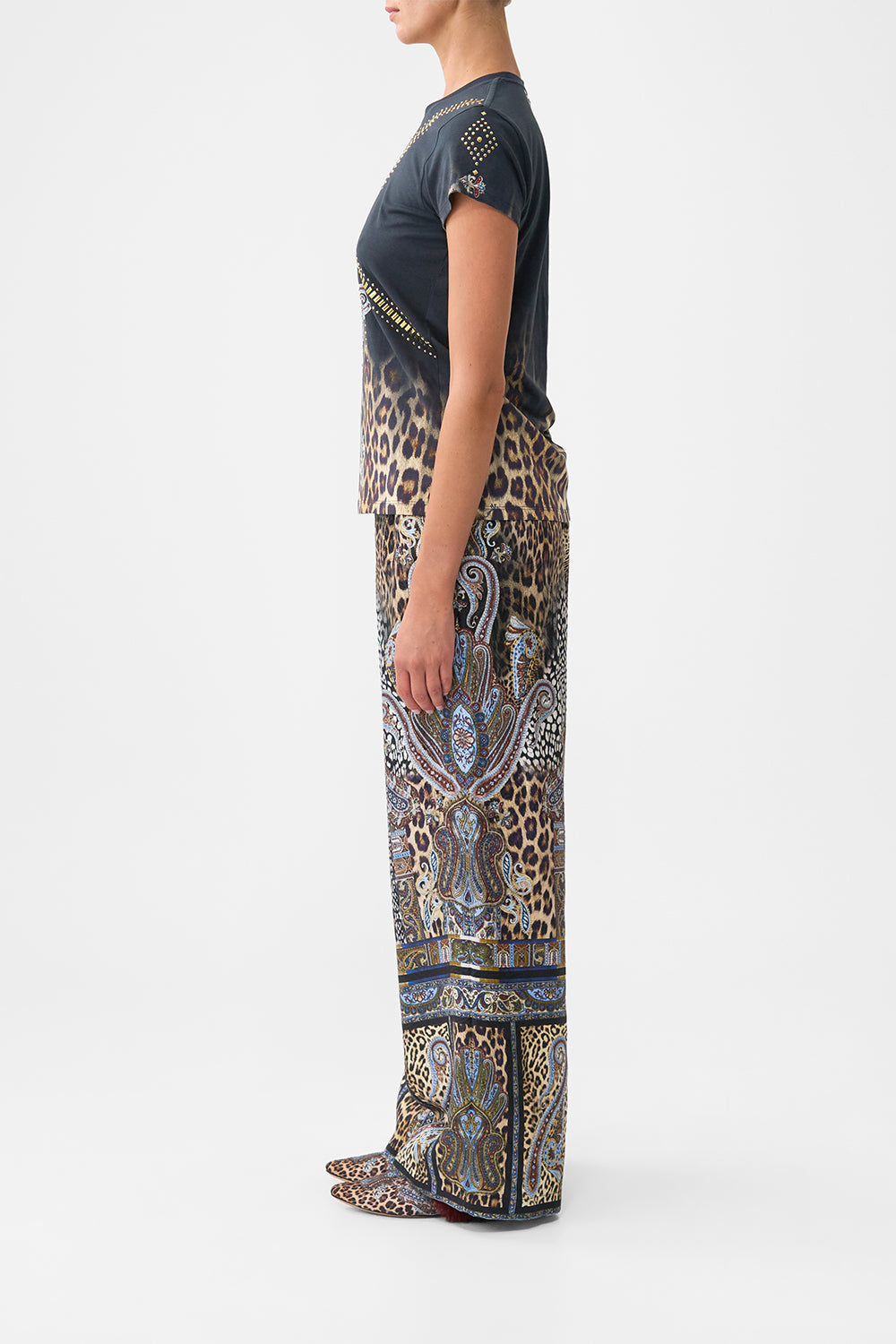 The CAMILLA SHORT KAFTAN WITH CUFF OTTOMAN DYNASTY in our  print.