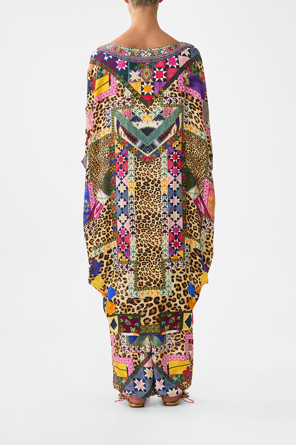 The CAMILLA MINIMAL SHIFT DRESS HIGH CLASS HOOKAH in our  print.