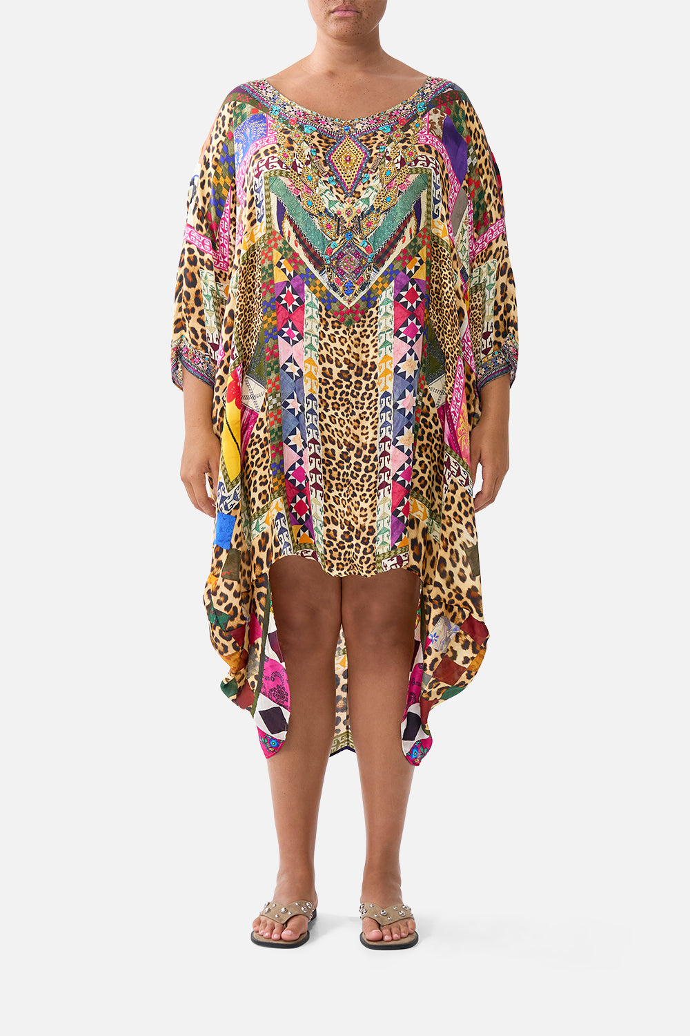The CAMILLA CROPPED TOP WITH TIE FRONT HIGH CLASS HOOKAH in our  print.