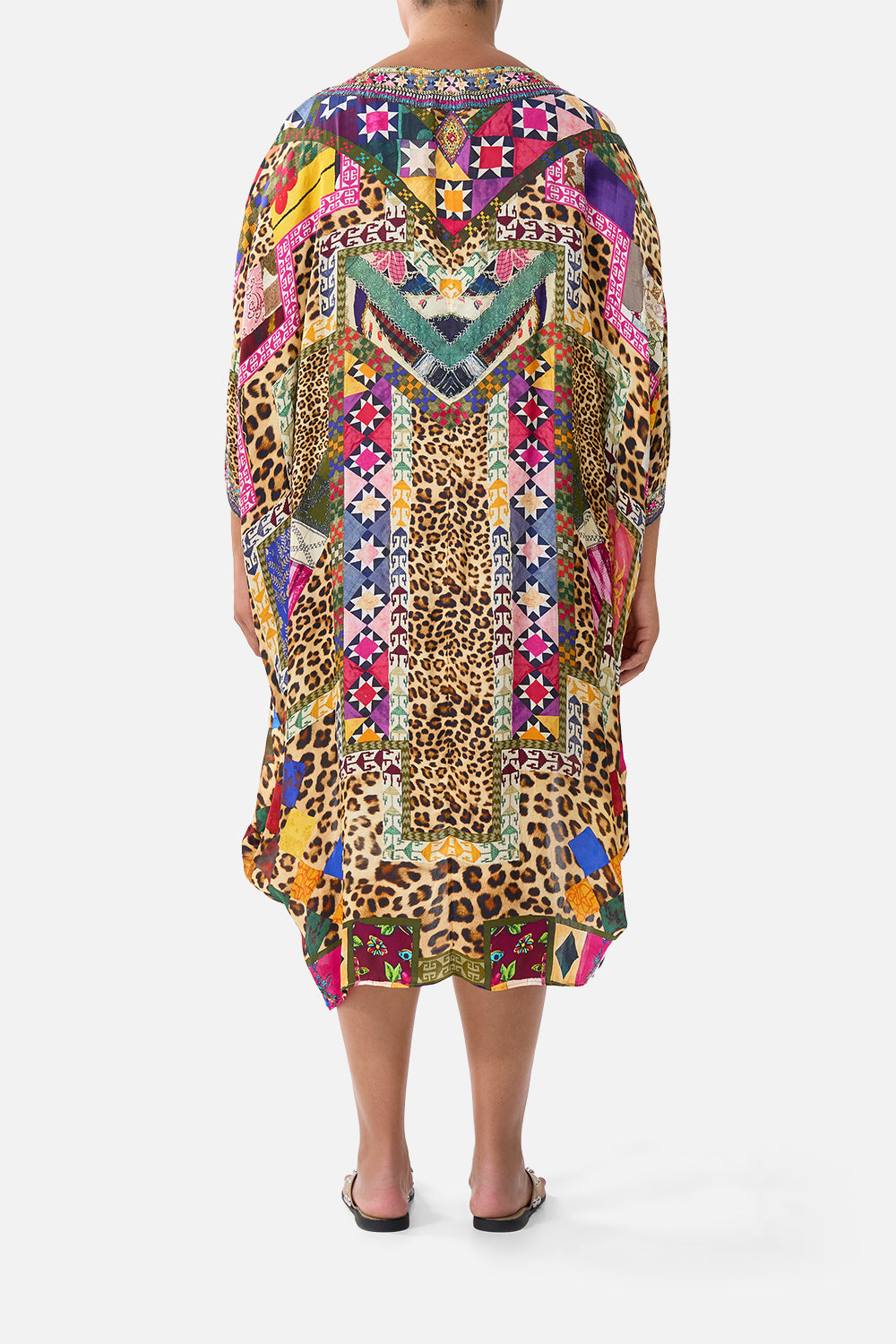 The CAMILLA CROPPED TOP WITH TIE FRONT HIGH CLASS HOOKAH in our  print.