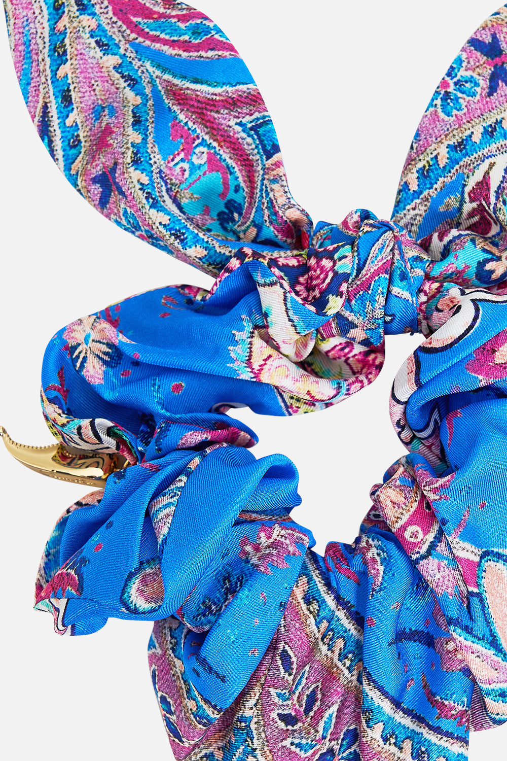 SCRUNCHIE WITH TIE AND CHARM FOOTSTEPS IN FOLKLORE