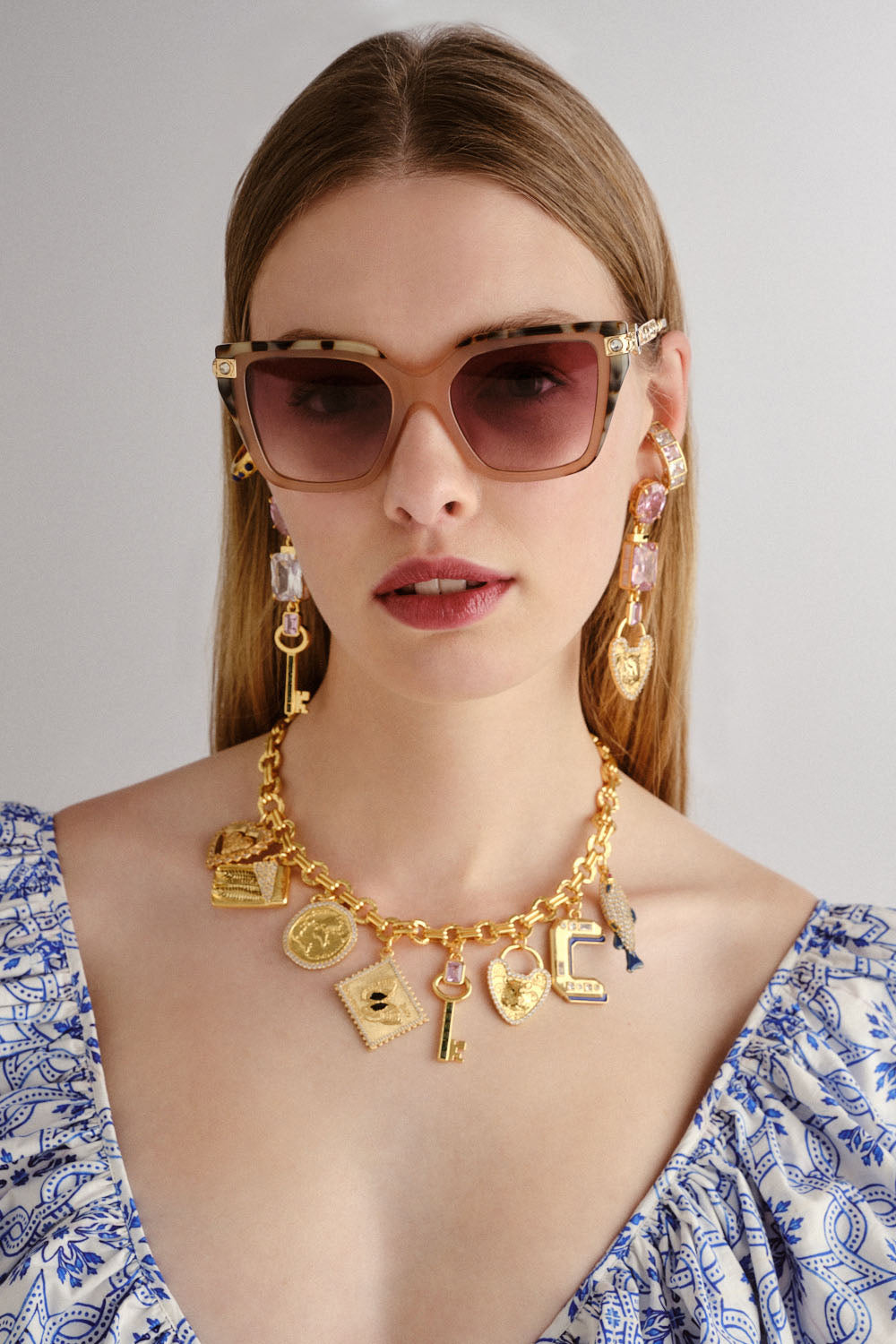 HERE COMES TROUBLE SUNGLASSES MILKY TAN / NATURAL TORT