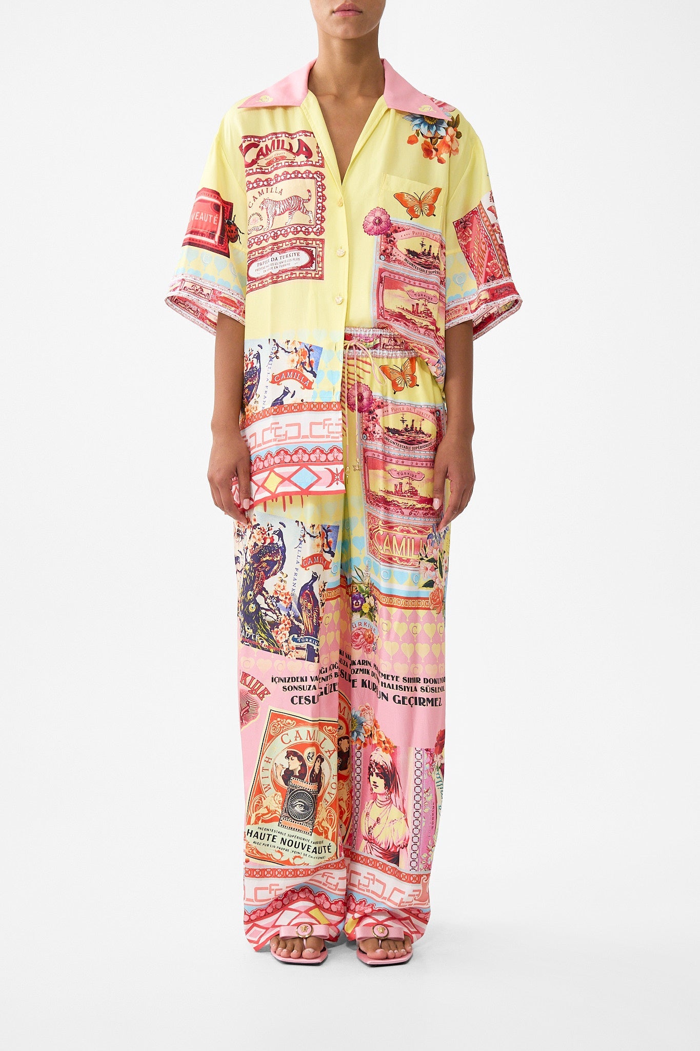 The CAMILLA TUCK FRONT SHORT BAZAAR BLOOMS in our  print.