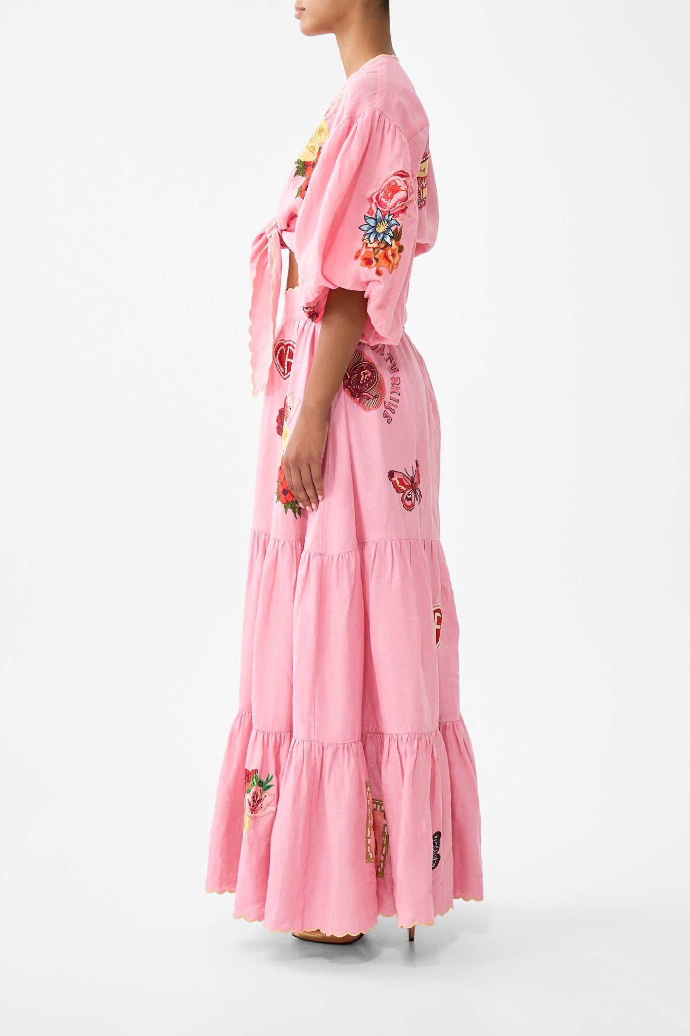 The CAMILLA CROPPED BLOUSON SLEEVE TIE FRONT TOP LEGEND HAS IT in our  print.