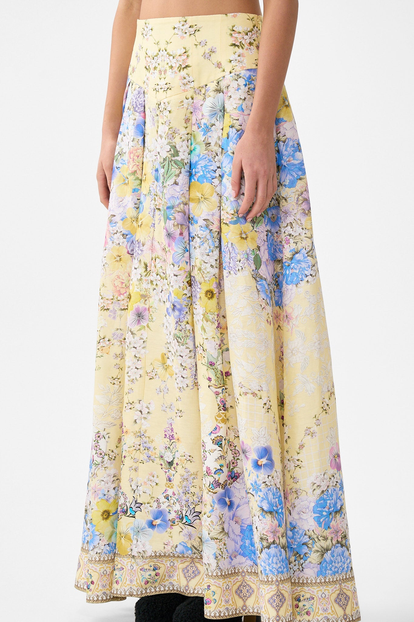 The CAMILLA TIERED DRESS WITH COLLAR BODRUM BOTANICALS in our  print.