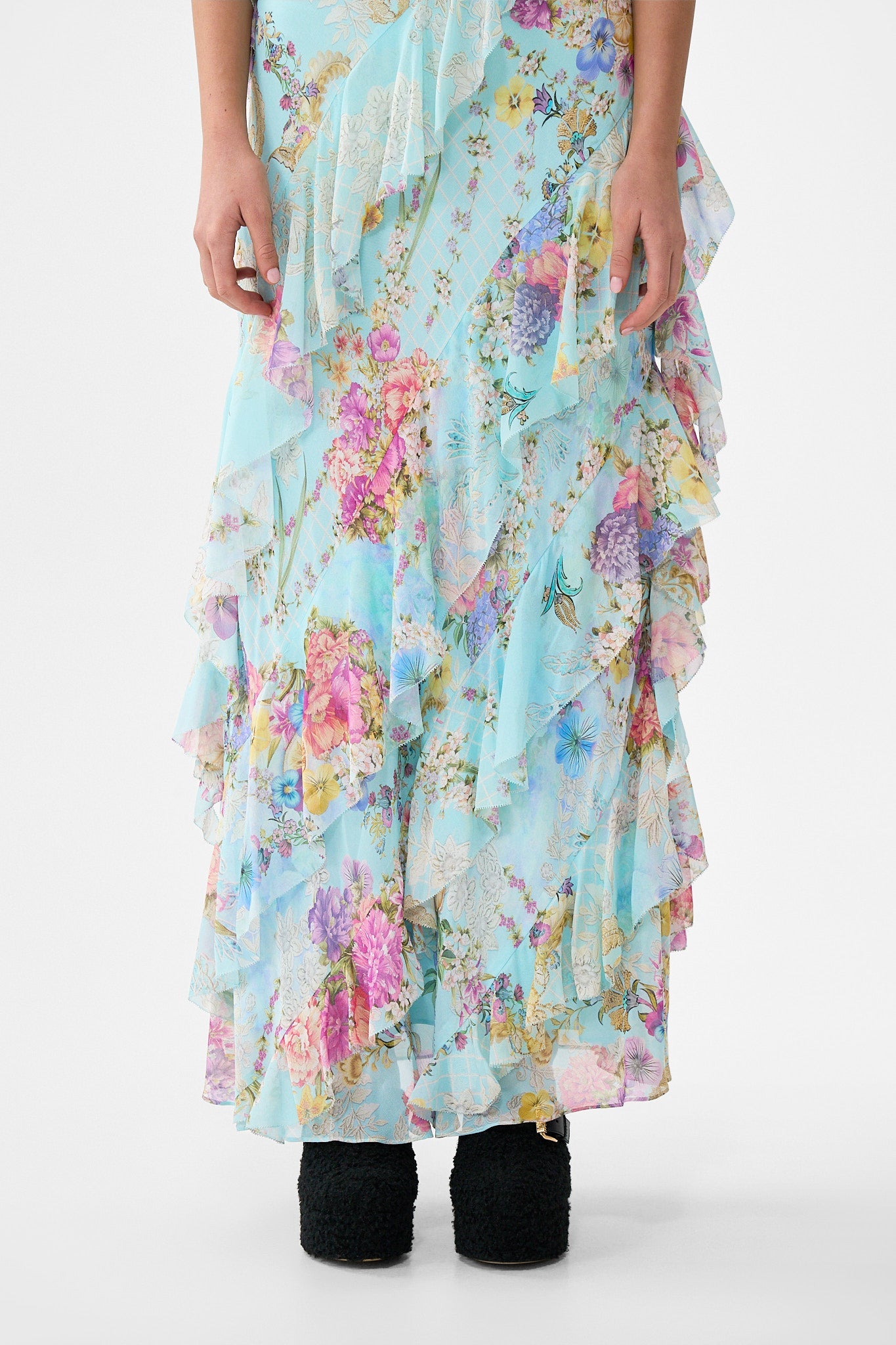 The CAMILLA SHORT TIE FRONT BLOUSON DRESS OTTOMAN OPULENCE in our OTTOMAN OPULENCE print.