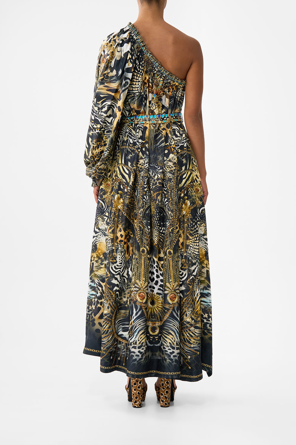 The CAMILLA LONG KAFTAN WITH WAIST DETAIL TWILIGHT IN ISTANBUL in our  print.