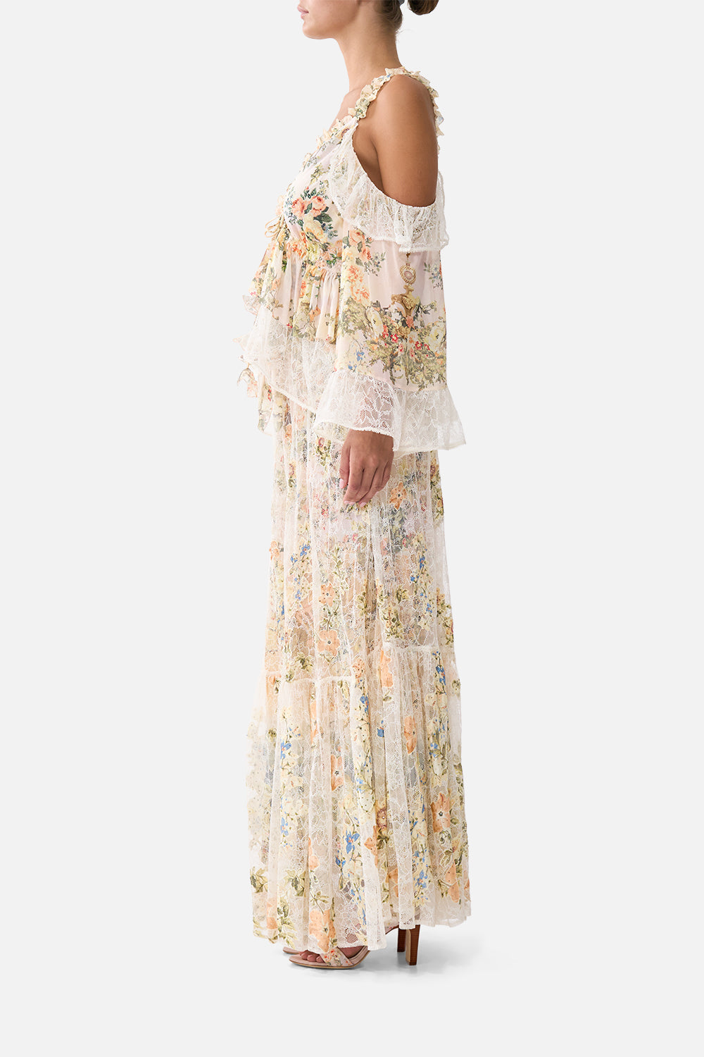 The CAMILLA WAISTED DRESS WITH KIMONO SLEEVE BODRUM BOTANICALS in our  print.