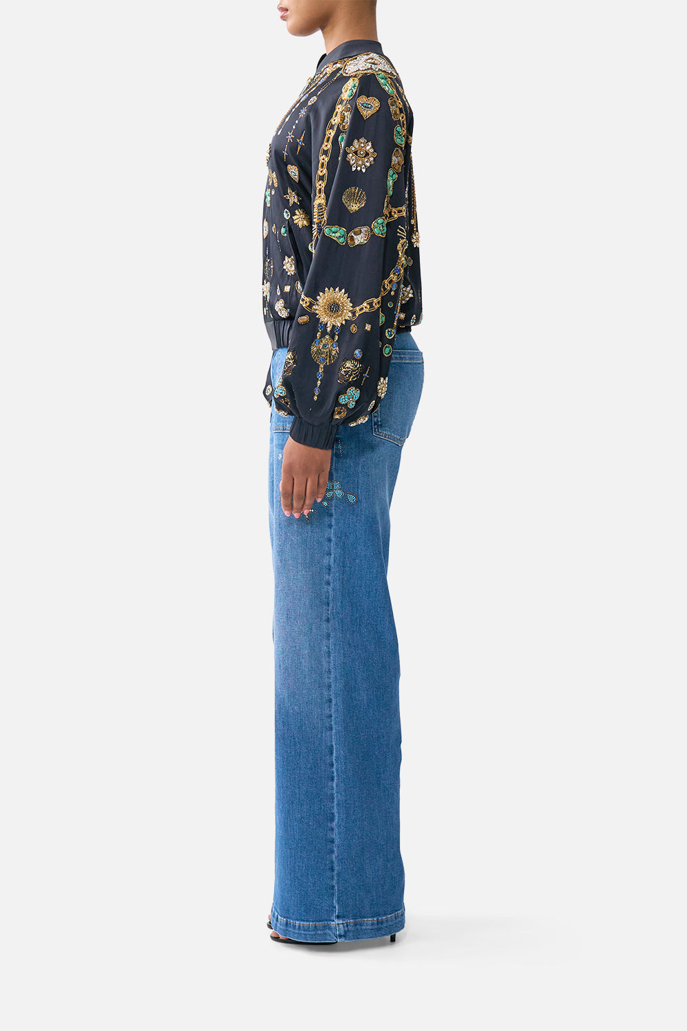 The CAMILLA TIE SLEEVE SHORT V NECK KAFTAN OTTOMAN OPULENCE in our  print.