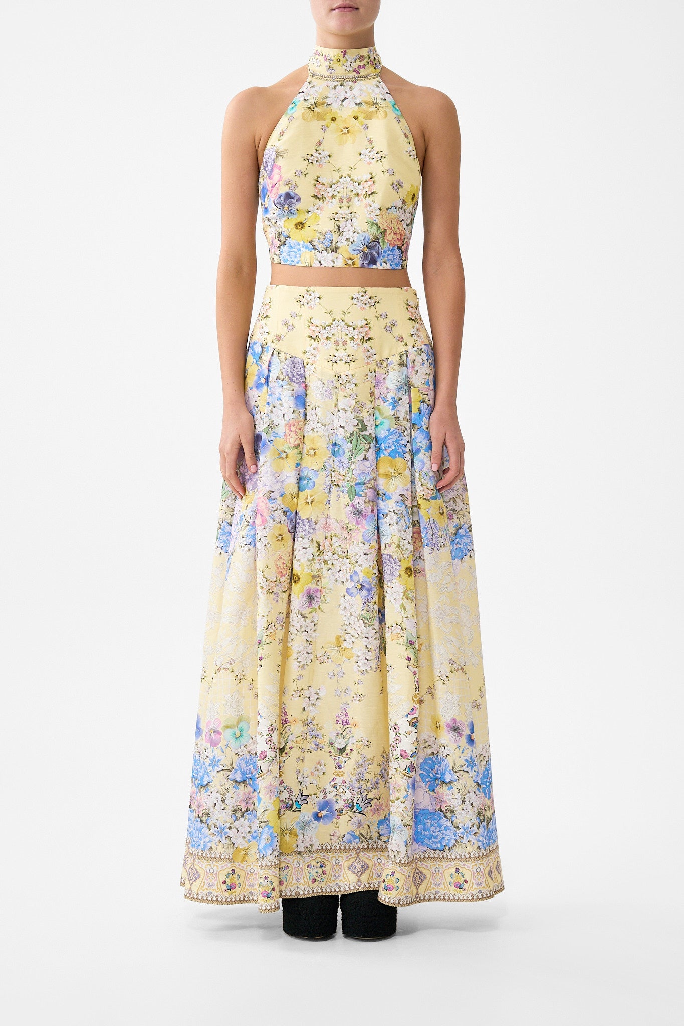 The CAMILLA SHORT WAISTBAND DRESS WITH RUFFLE SLEEVE I LEFT MY HEART IN GRANADA in our  print.