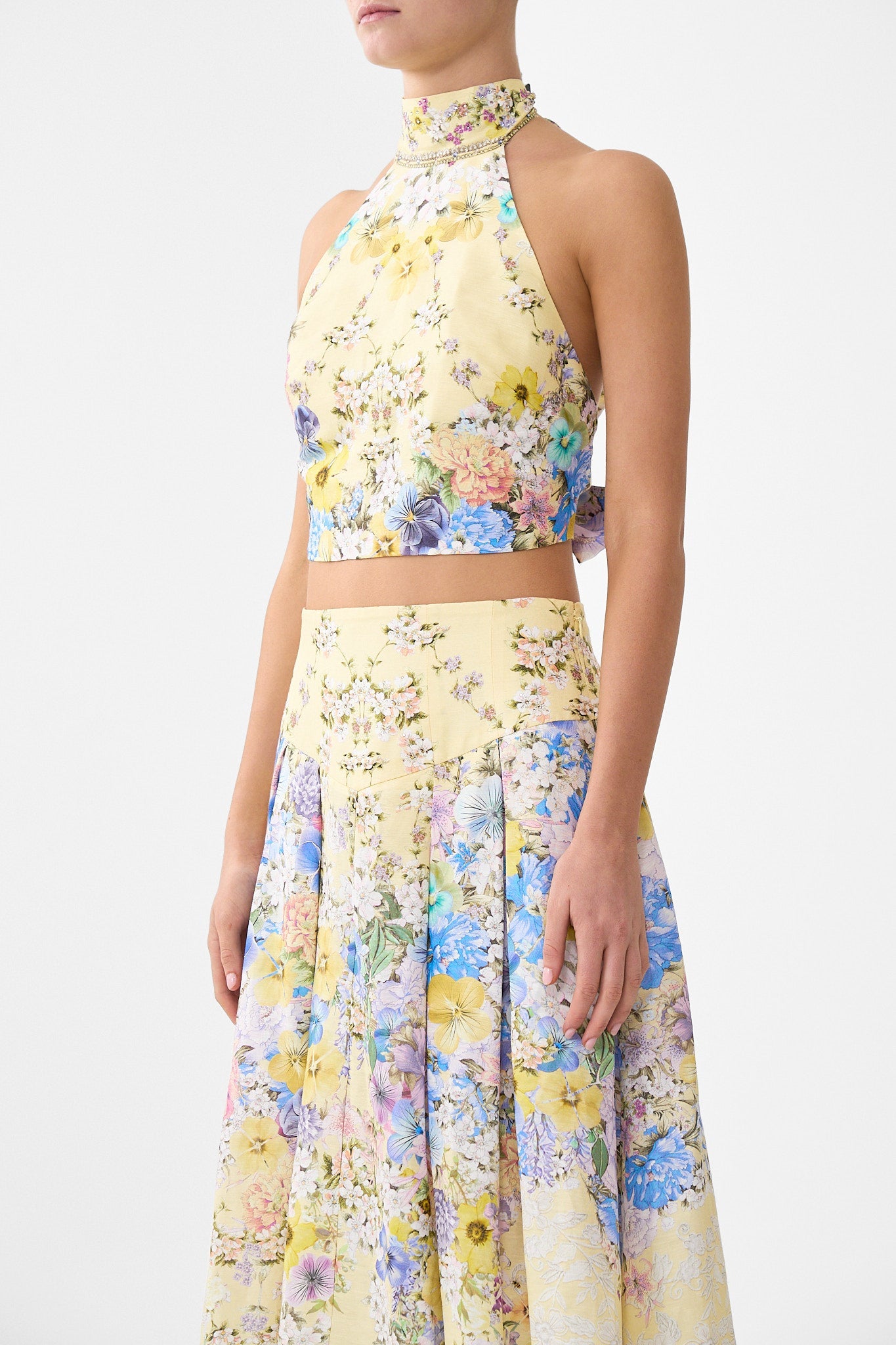 The CAMILLA SHORT WAISTBAND DRESS WITH RUFFLE SLEEVE I LEFT MY HEART IN GRANADA in our  print.